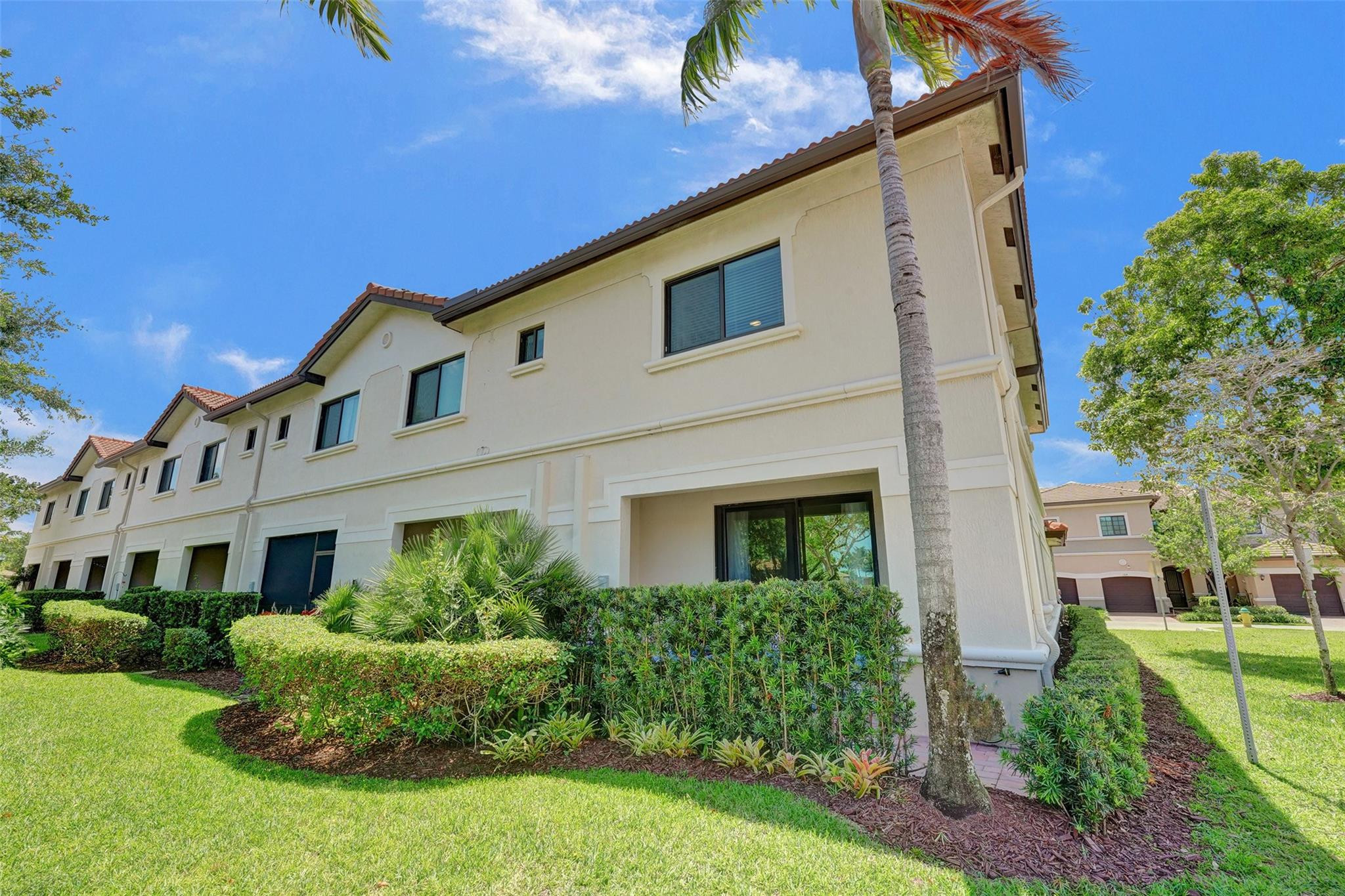 4236 N Dixie Highway 126