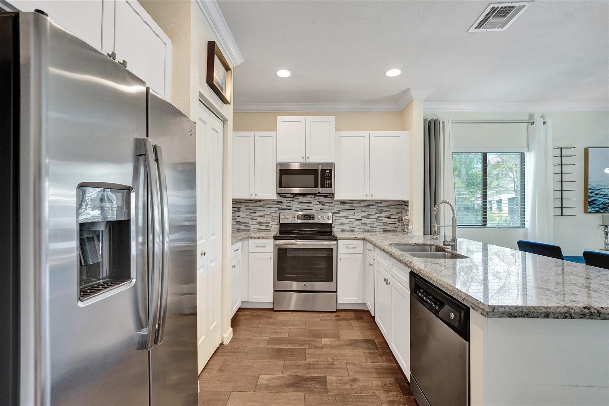 4236 N Dixie Highway 126