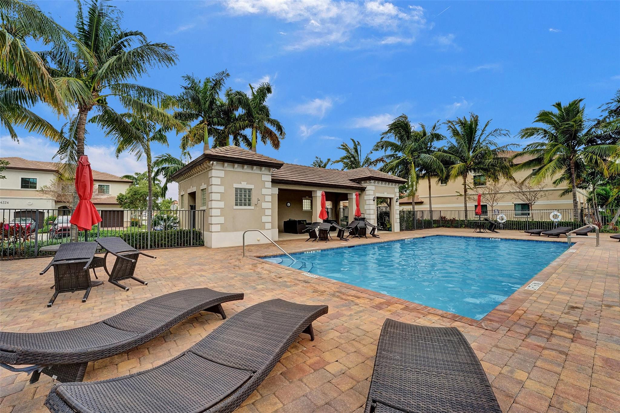 4236 N Dixie Highway 126
