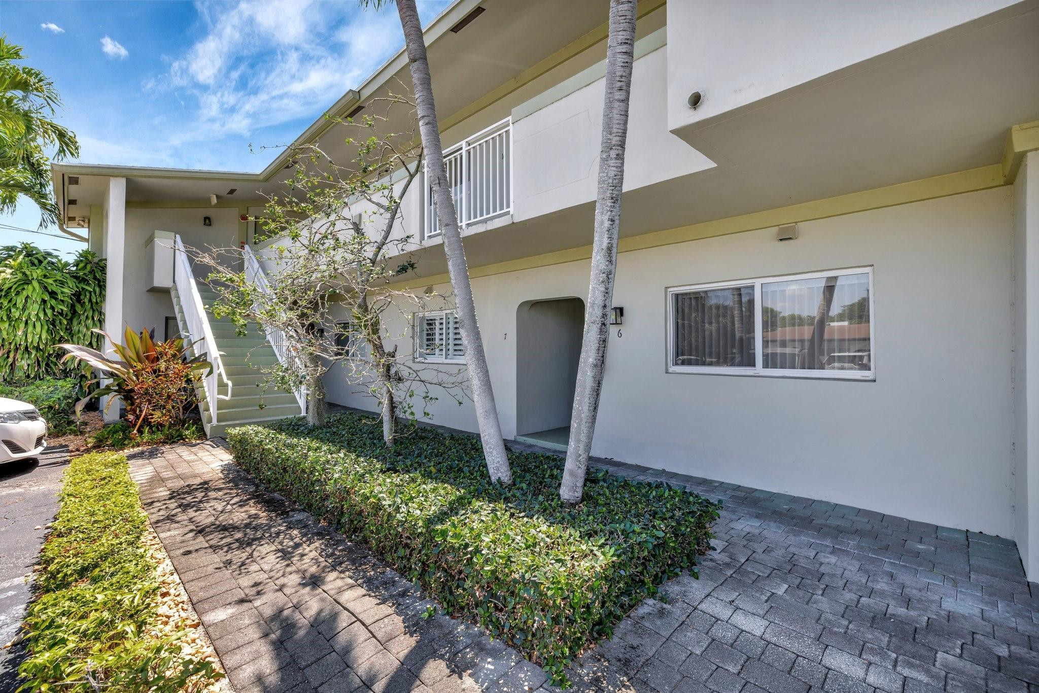 578 NE 20th Street 7-E