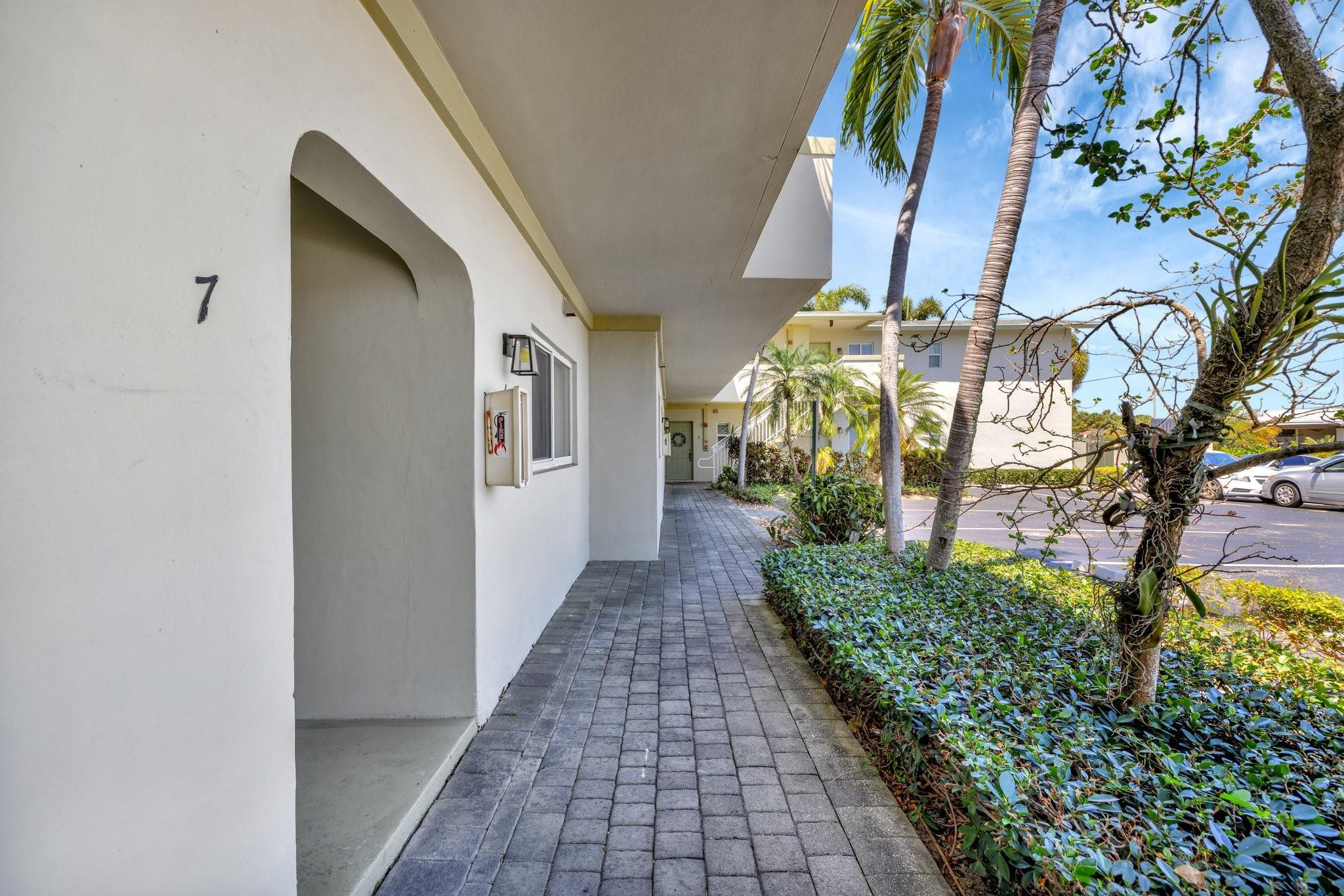 578 NE 20th Street 7-E
