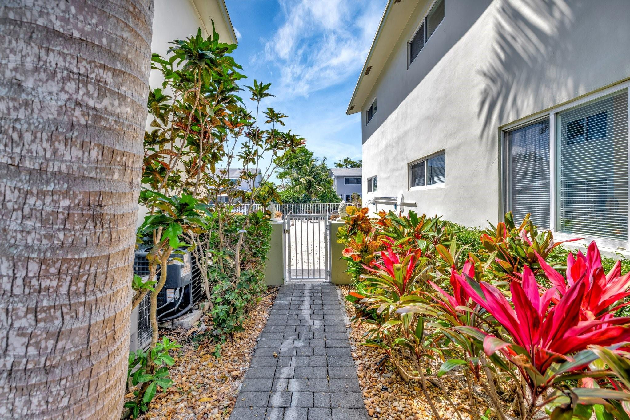 578 NE 20th Street 7-E