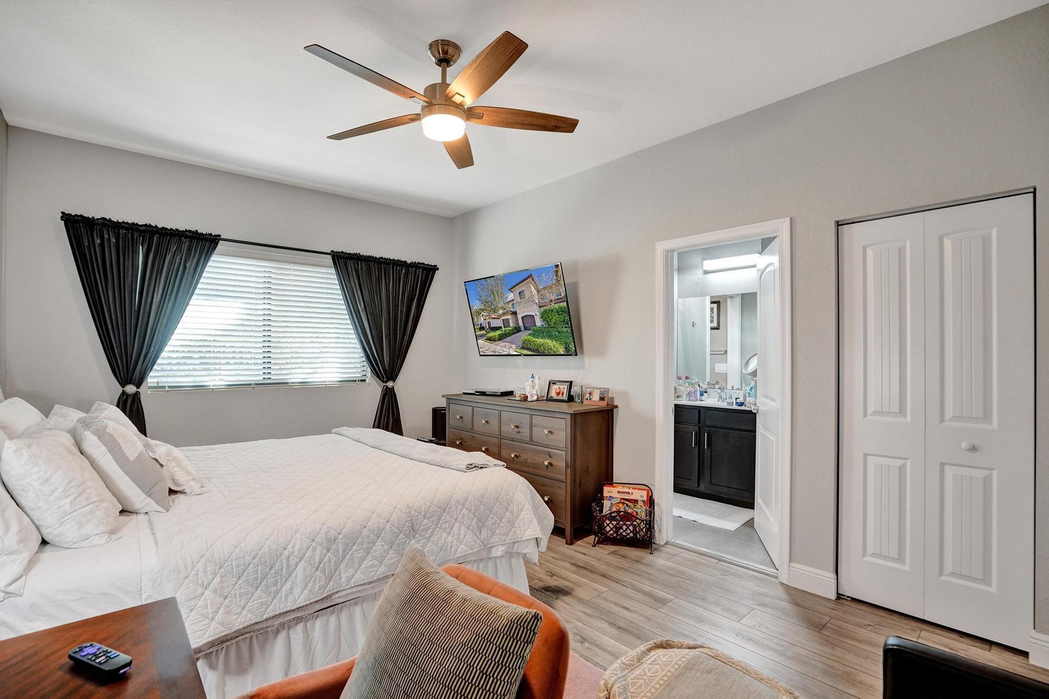 4228 N Dixie Highway 103