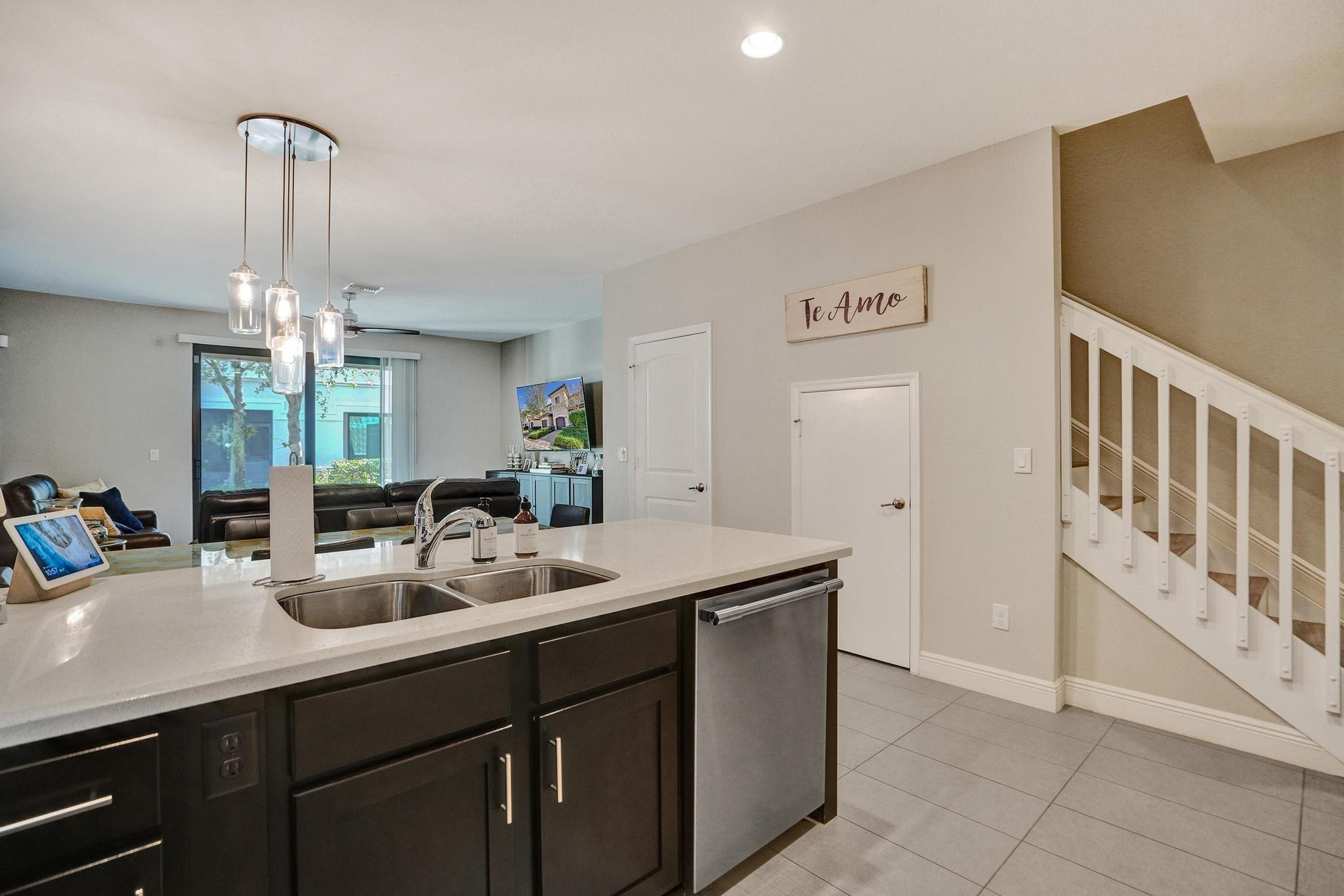 4228 N Dixie Highway 103