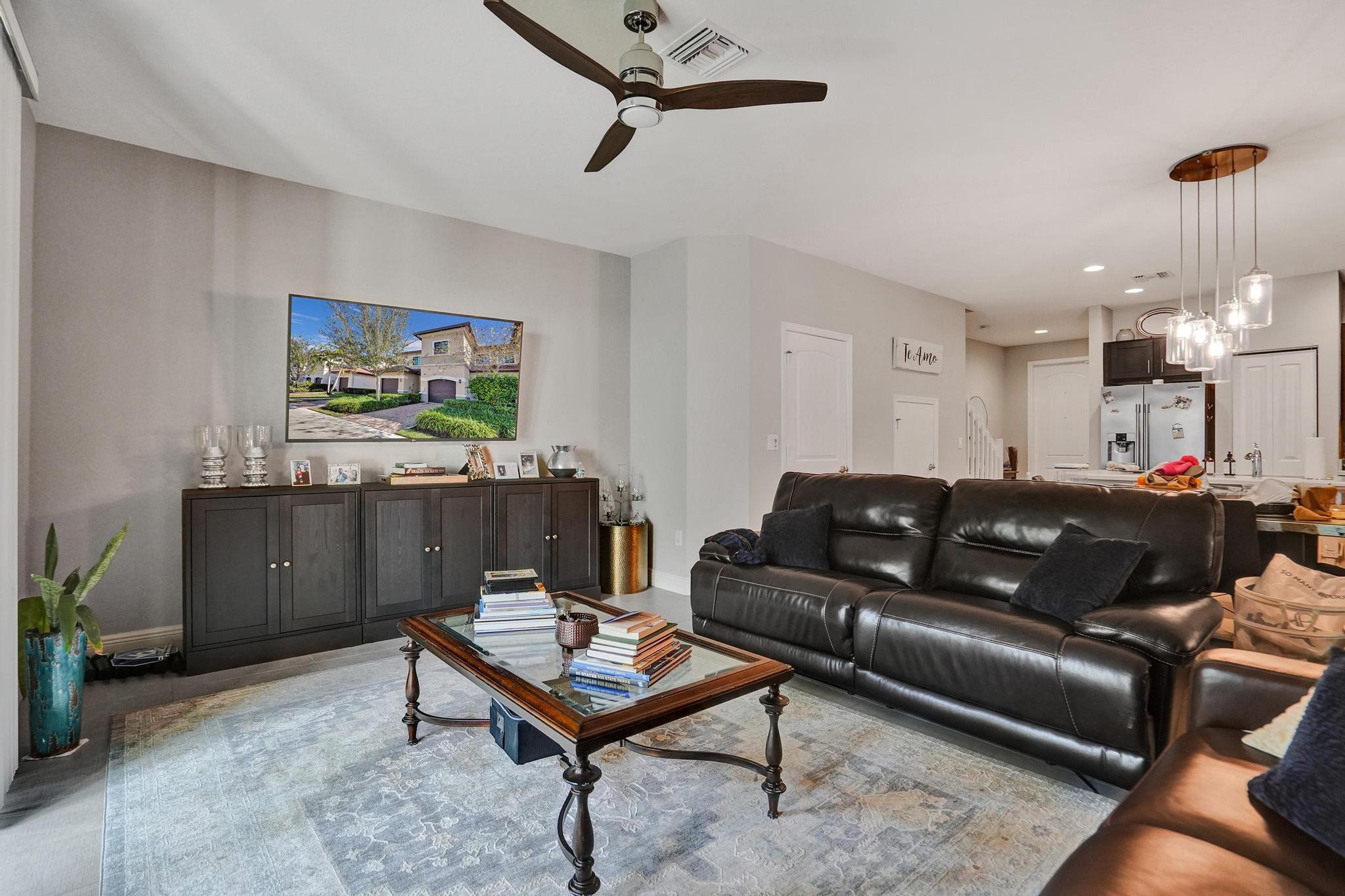 4228 N Dixie Highway 103