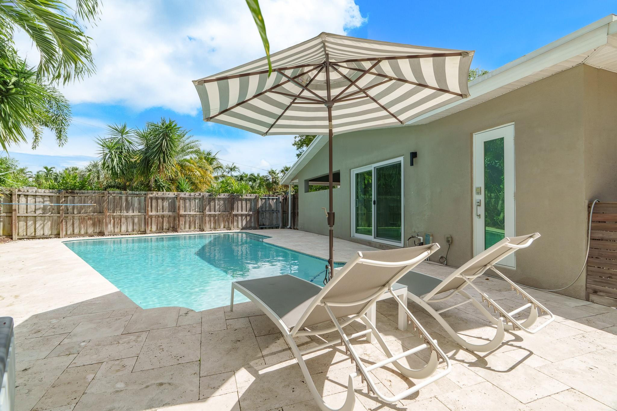 558 NE 28th Street