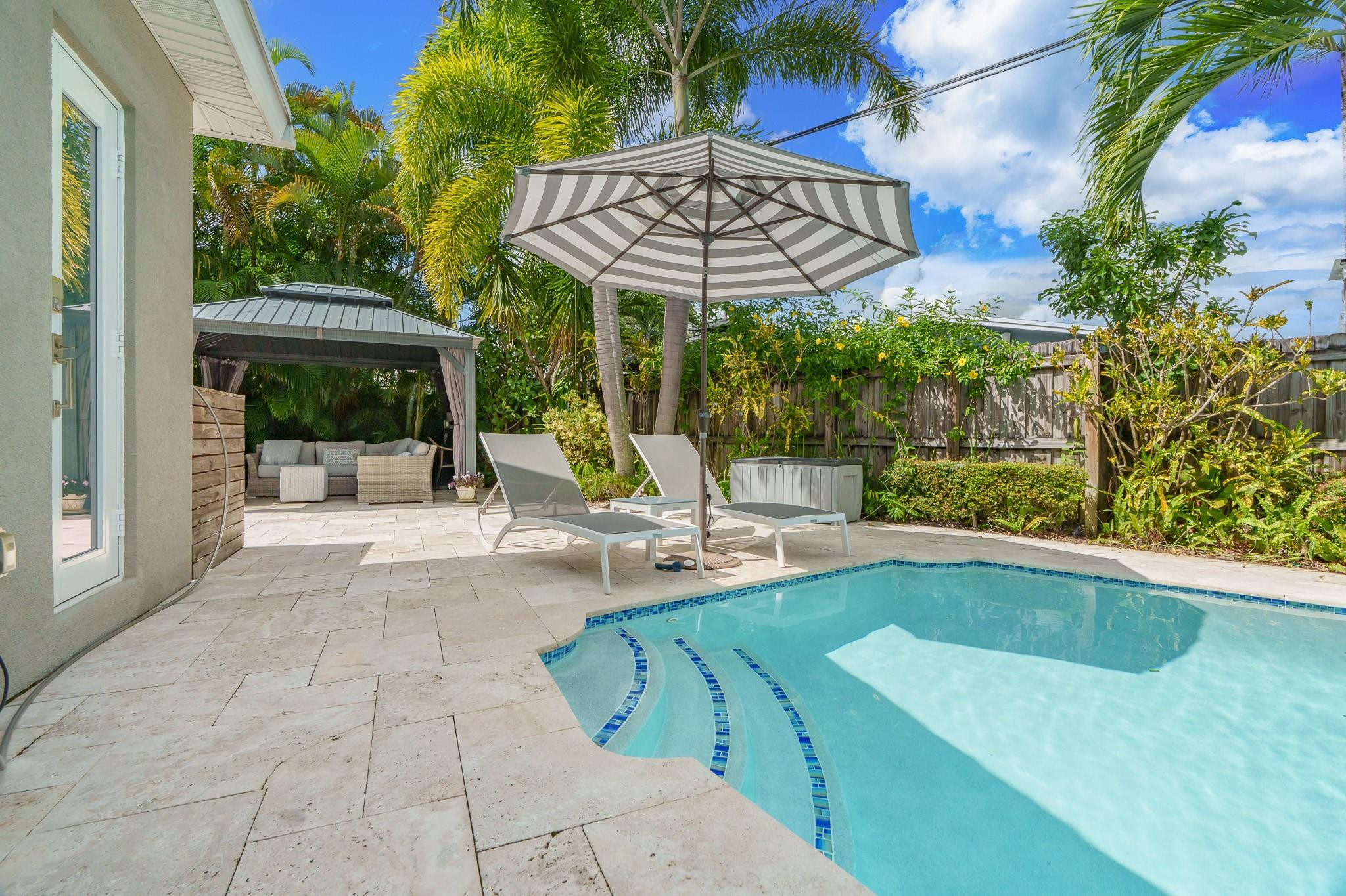 558 NE 28th Street