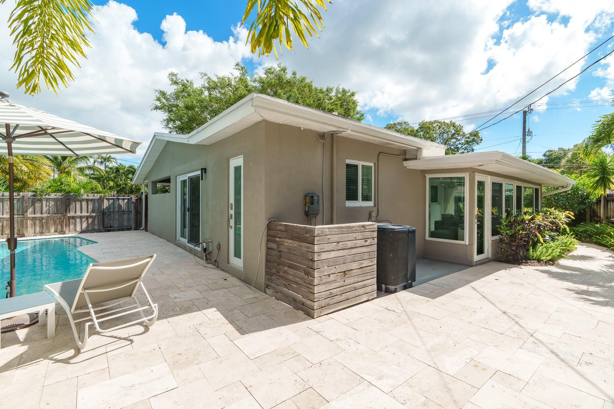558 NE 28th Street