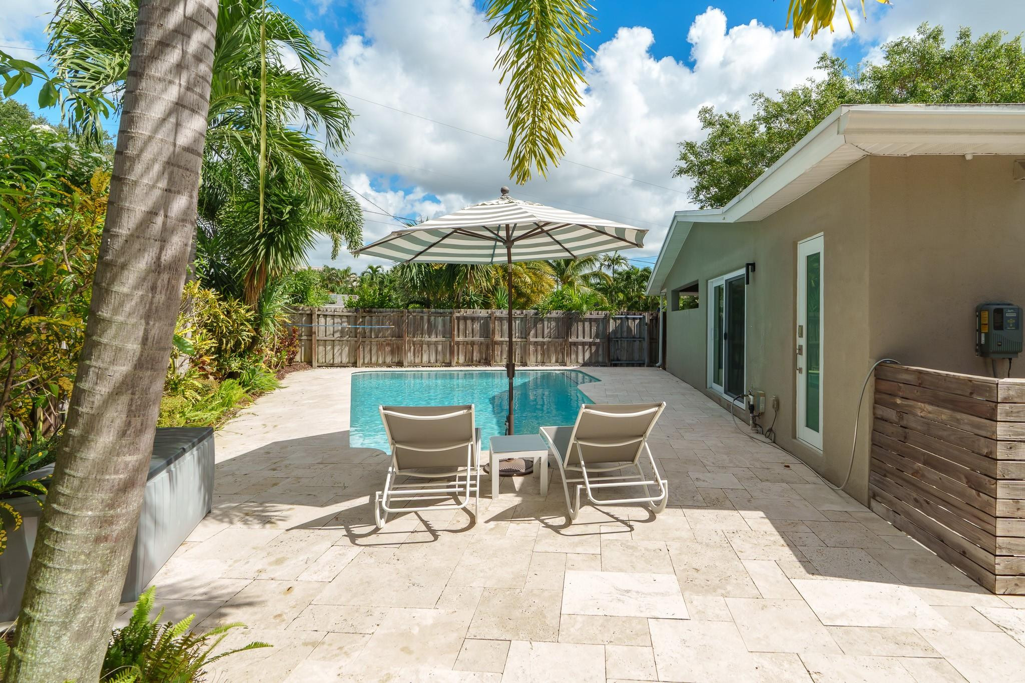 558 NE 28th Street