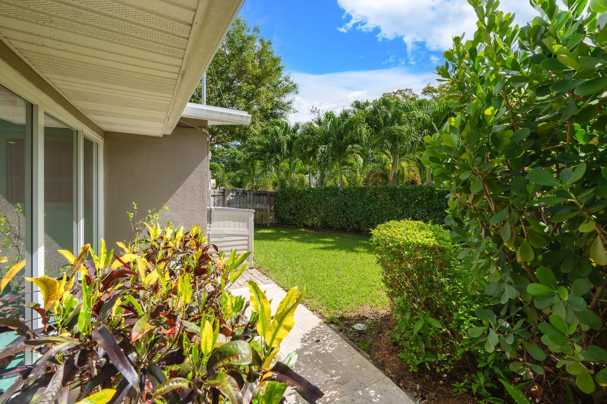 558 NE 28th Street