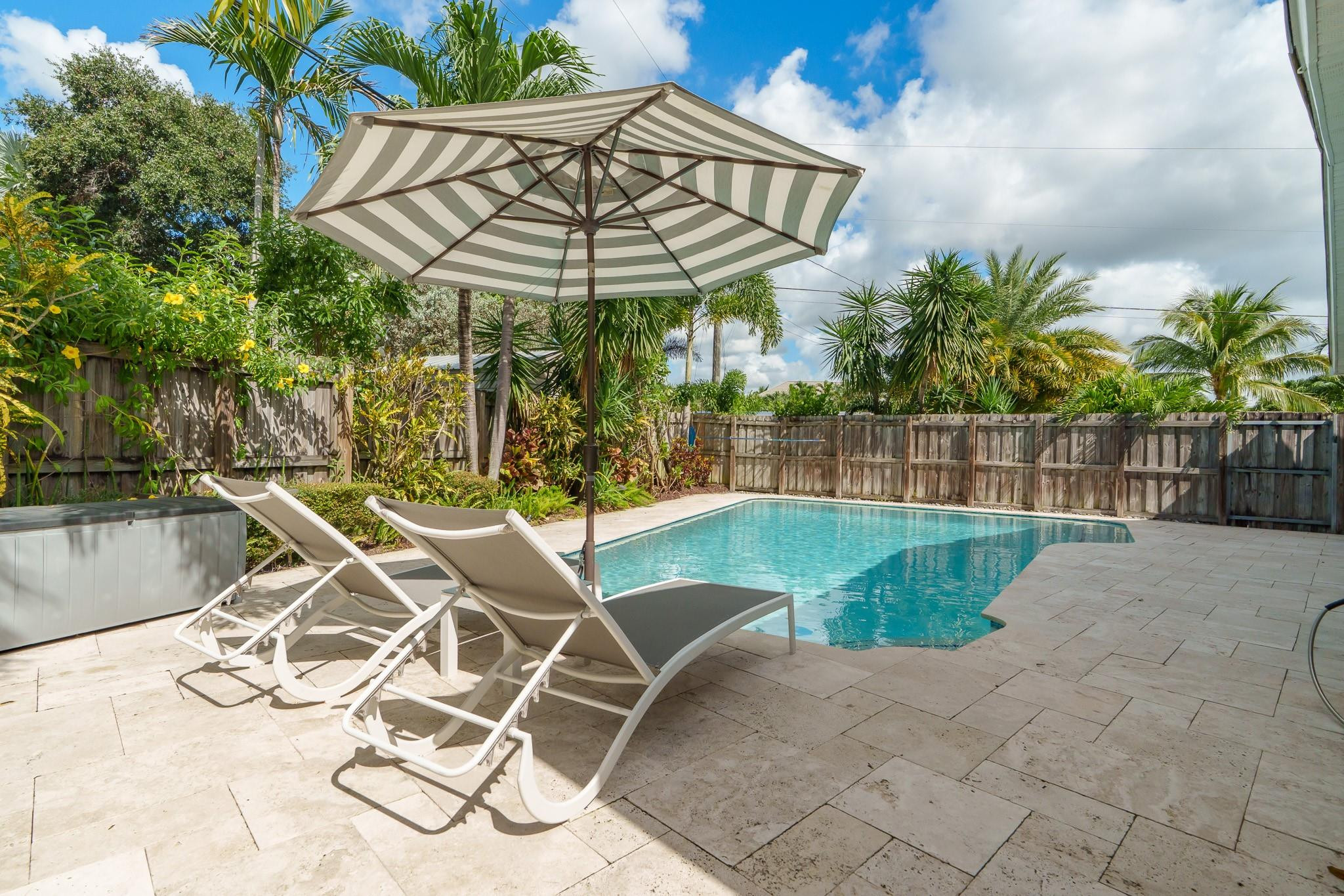 558 NE 28th Street