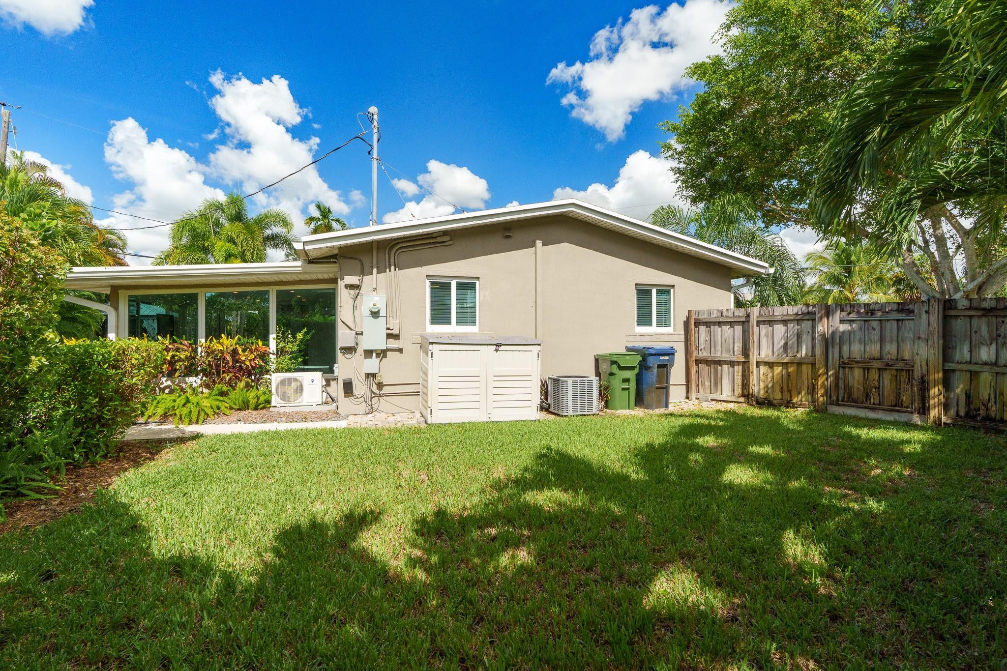 558 NE 28th Street