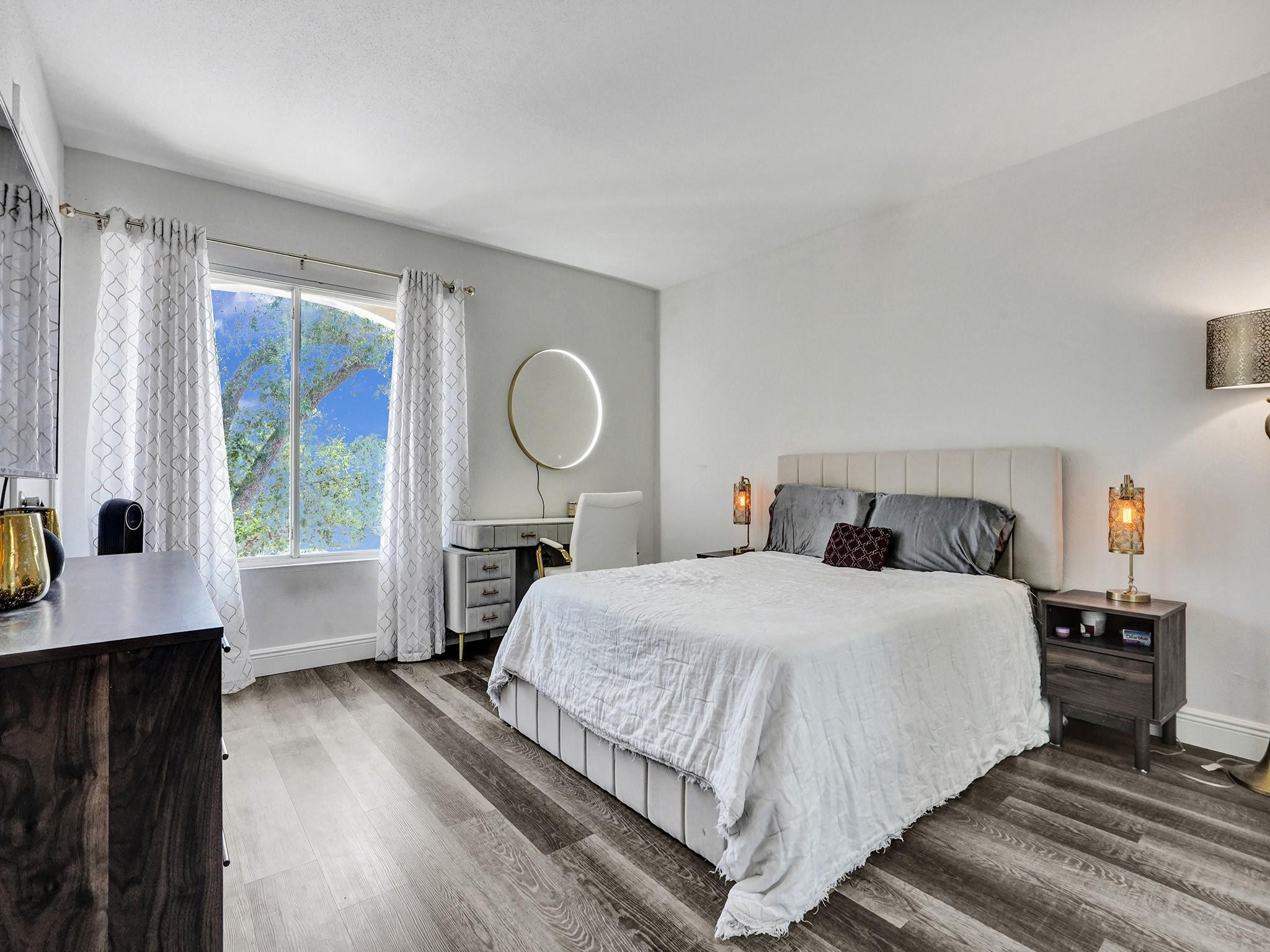 2351 NW 33rd Street 513