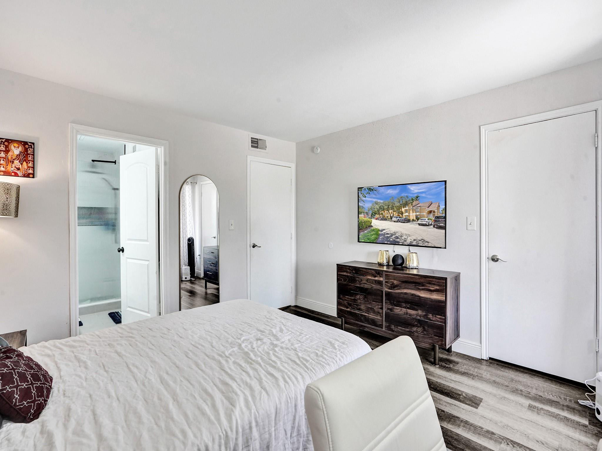 2351 NW 33rd Street 513