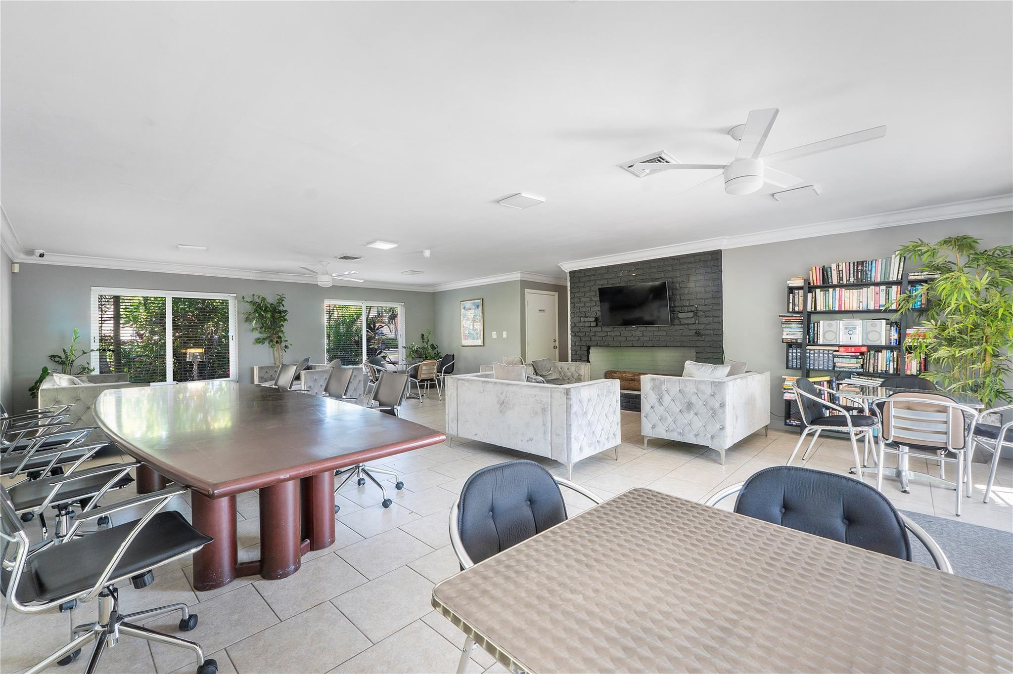 119 NE 19th Court 114G
