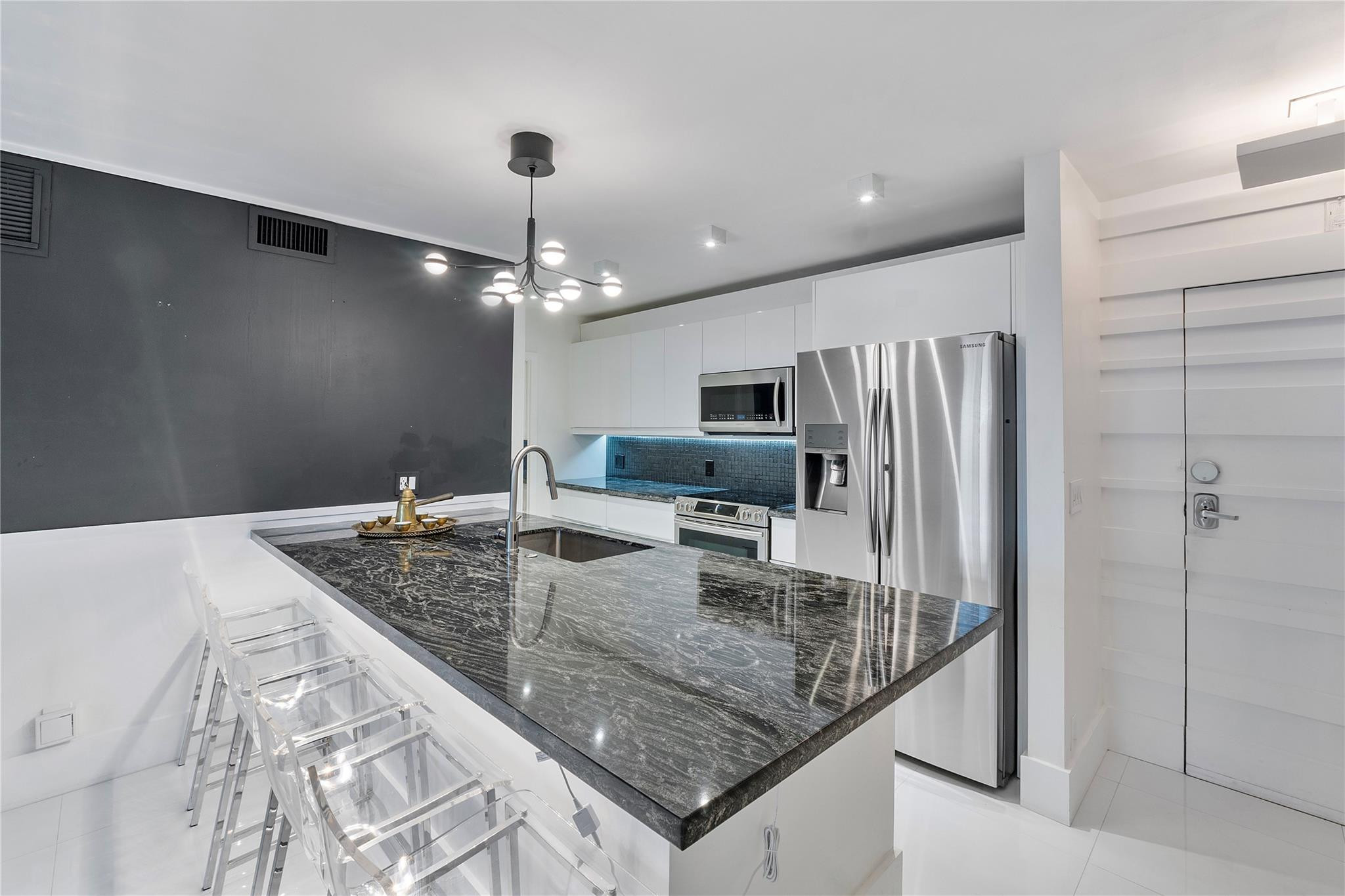 119 NE 19th Court 114G