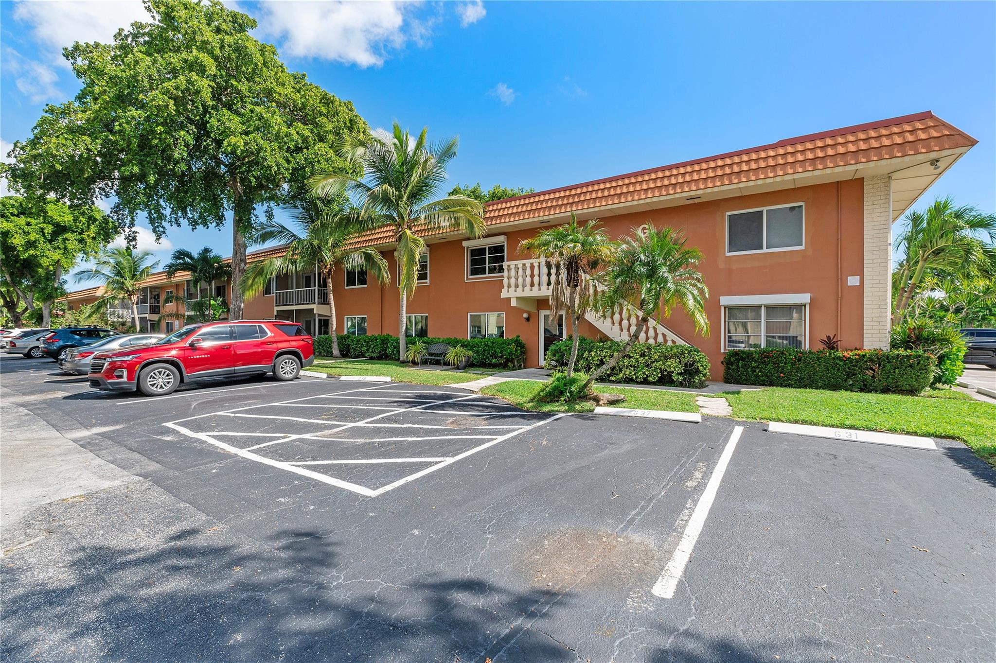 119 NE 19th Court 114G