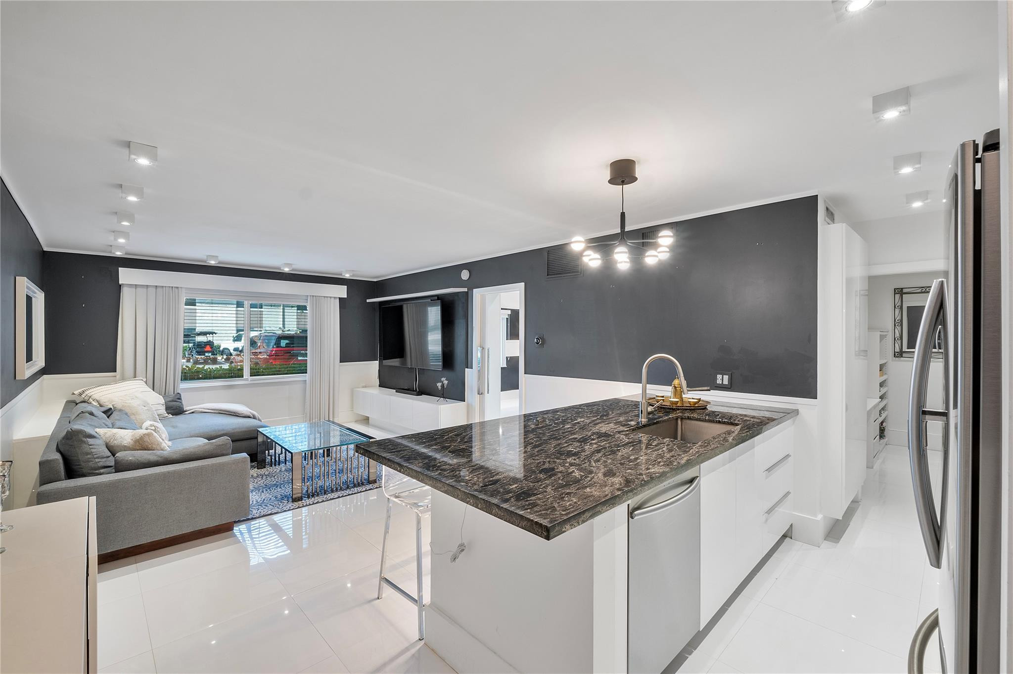 119 NE 19th Court 114G
