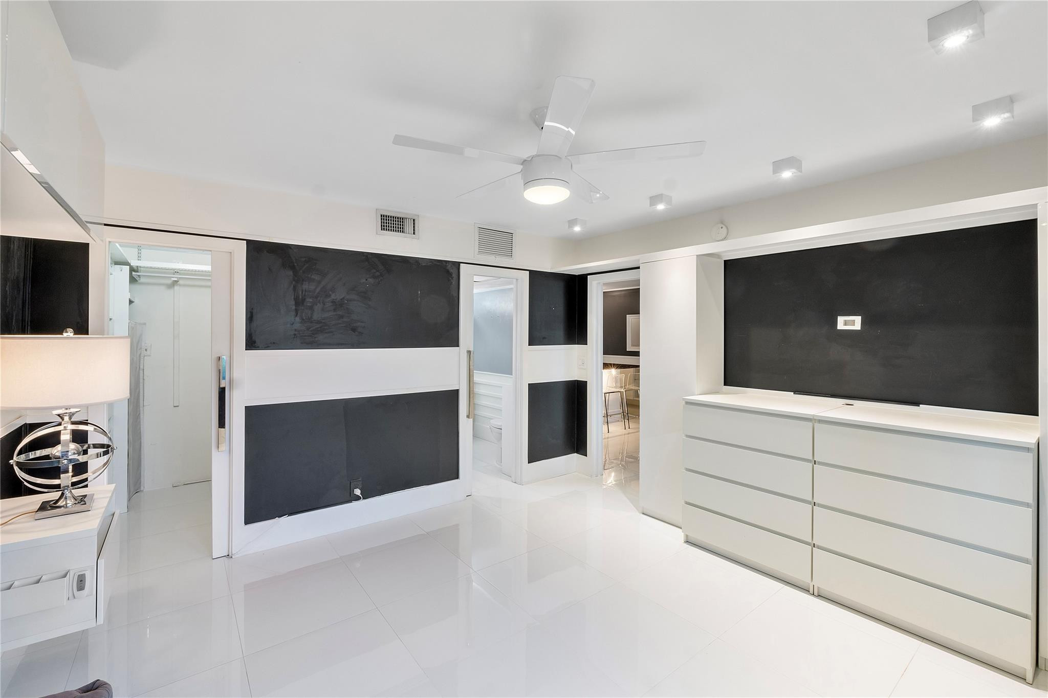 119 NE 19th Court 114G