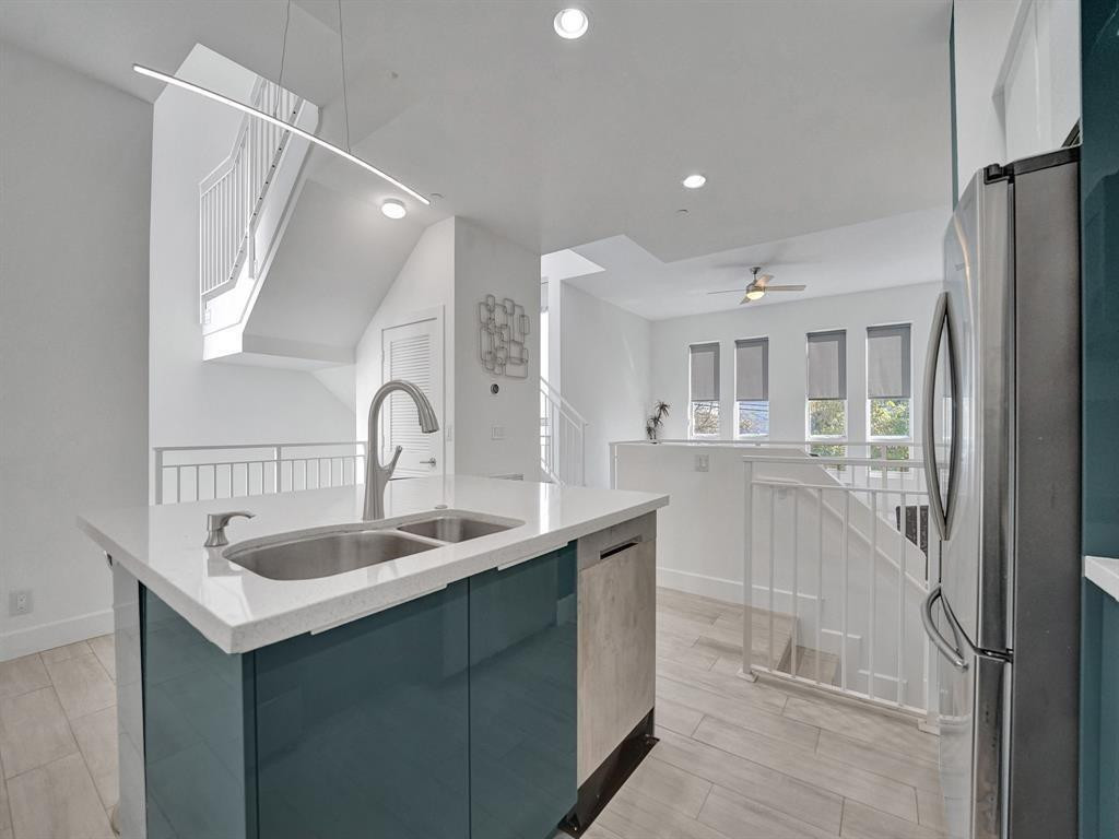 703 SE 16th Court
