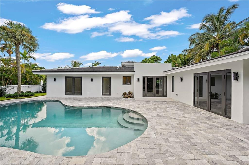 2201 Intracoastal Drive