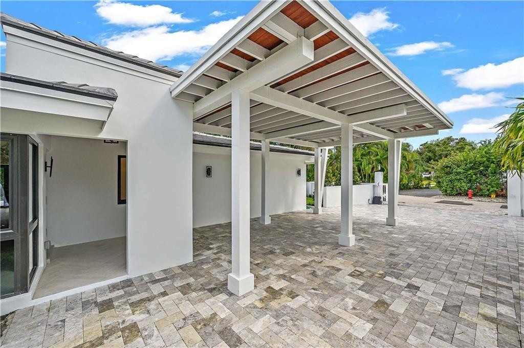2201 Intracoastal Drive