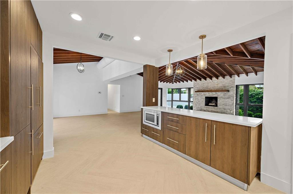 2201 Intracoastal Drive
