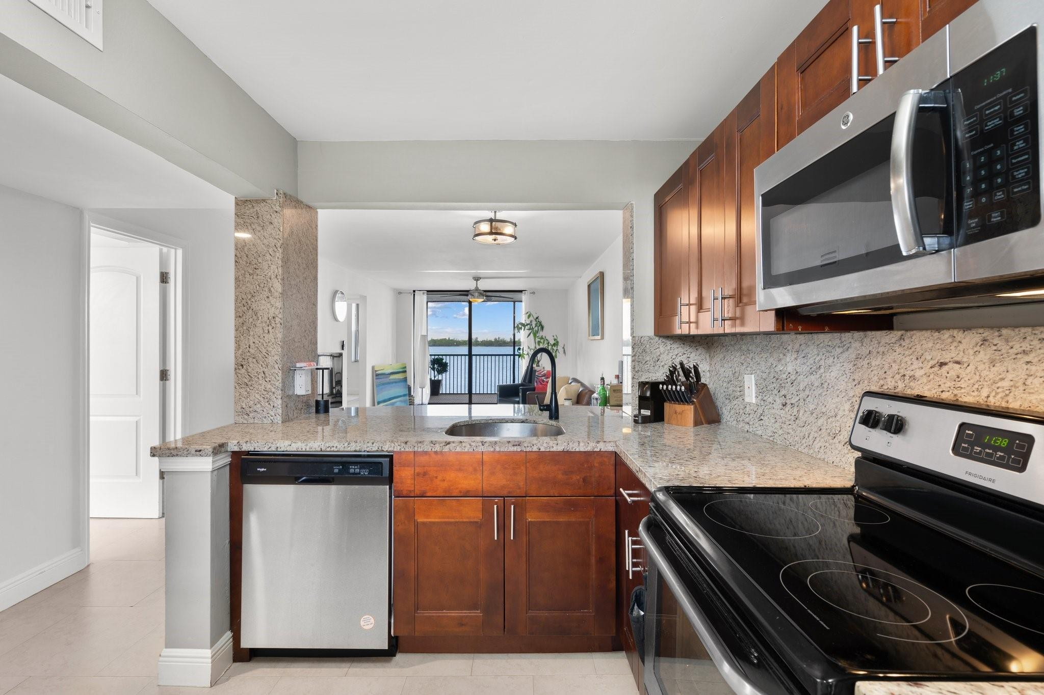 111 Lake Emerald Drive 401