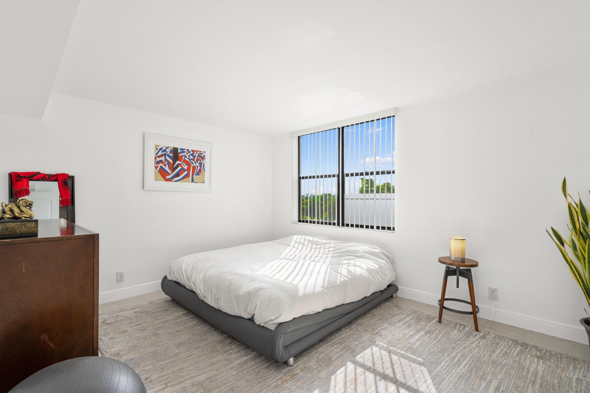 111 Lake Emerald Drive 401