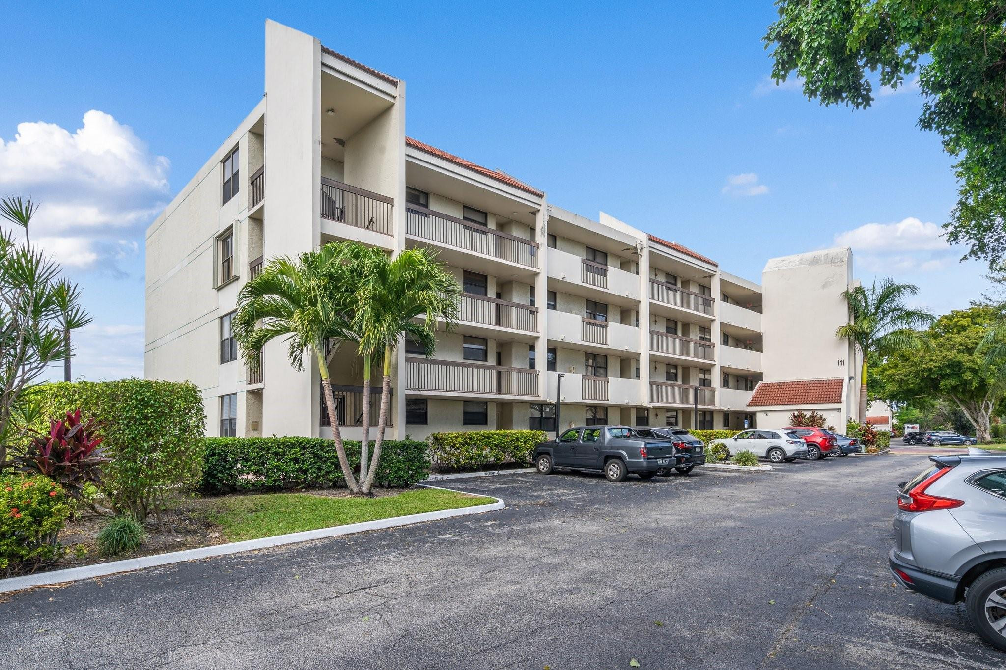 111 Lake Emerald Drive 401