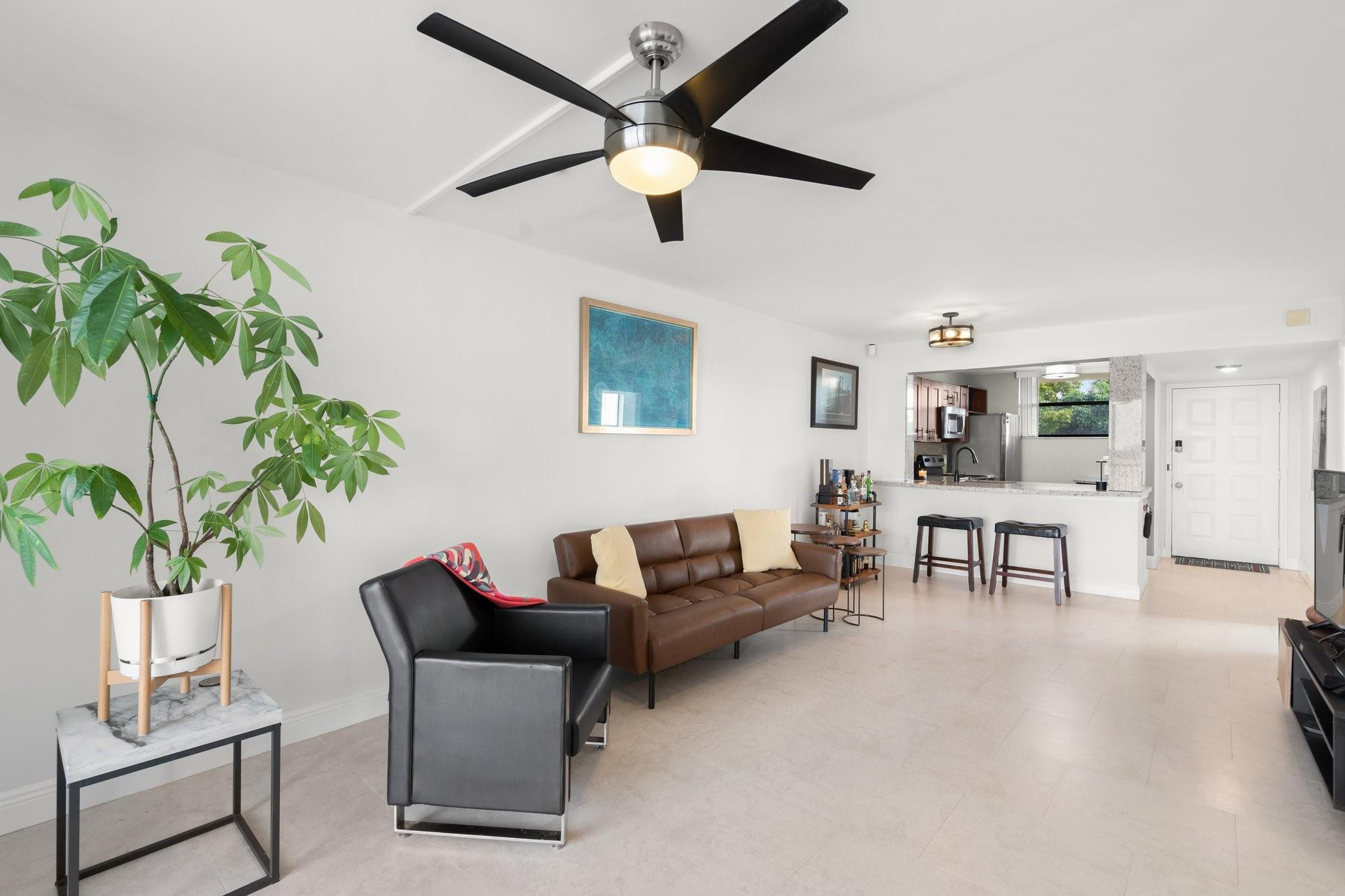 111 Lake Emerald Drive 401