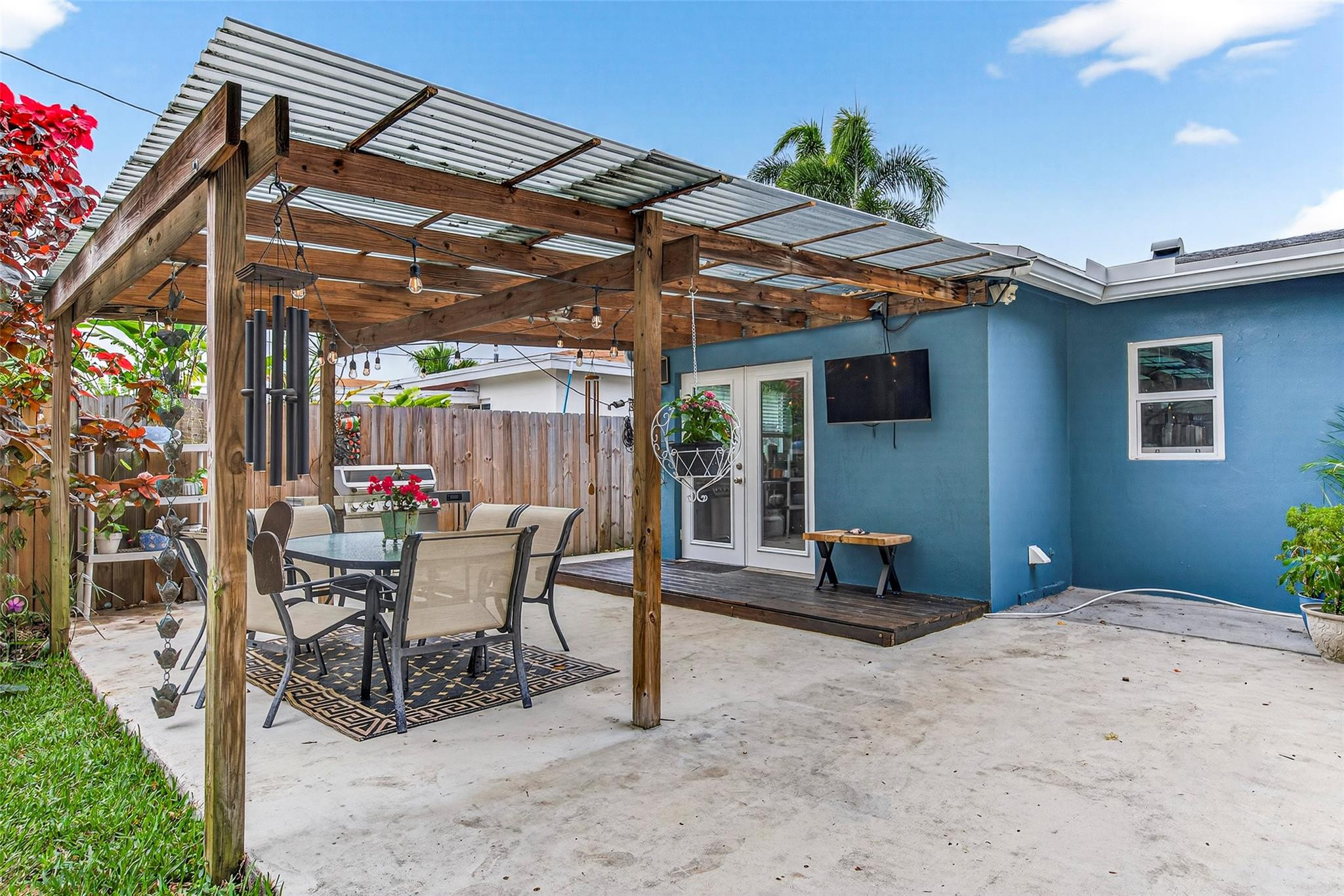 270 NE 42nd Court