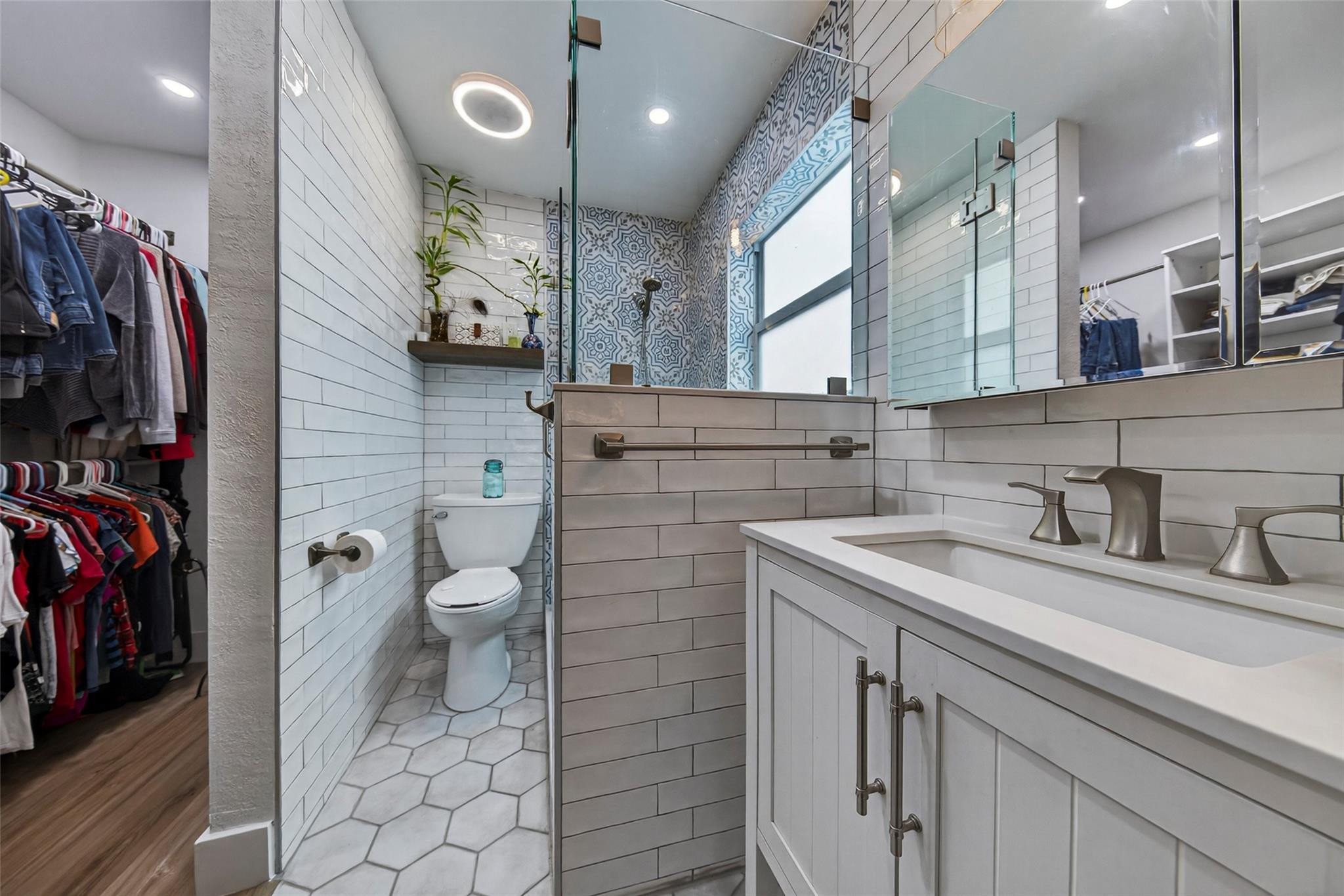 270 NE 42nd Court