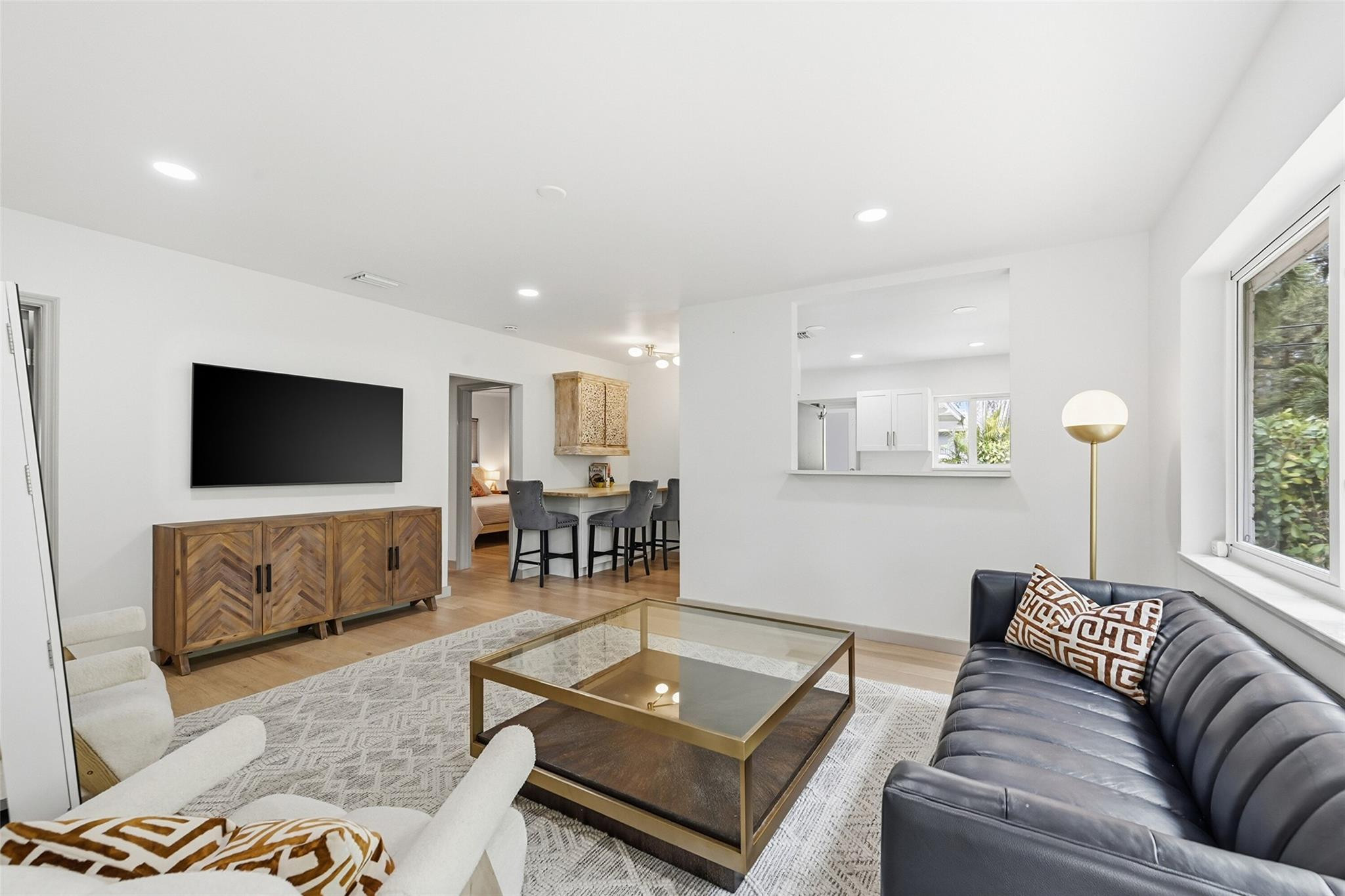 431-433 NE 15 Avenue