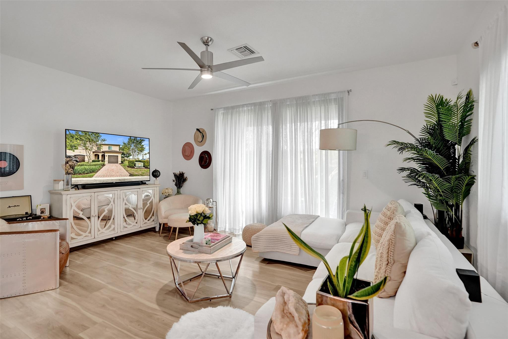 4234 N Dixie Highway 125