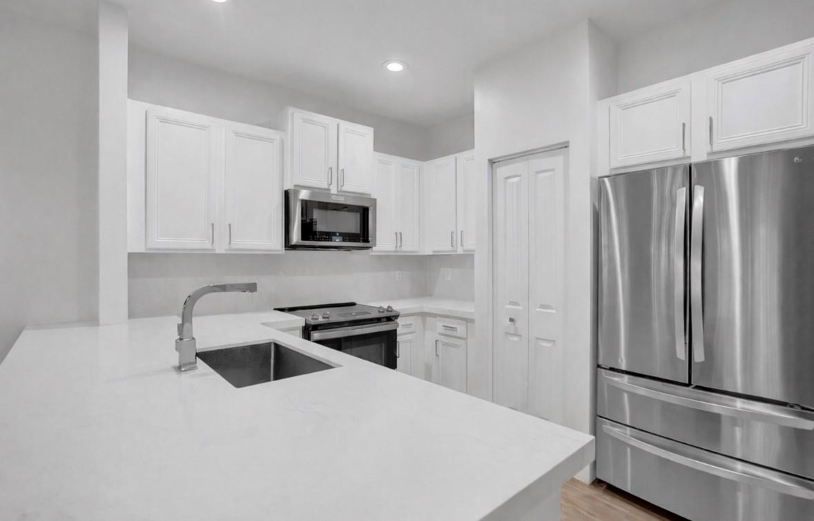 4234 N Dixie Highway 125