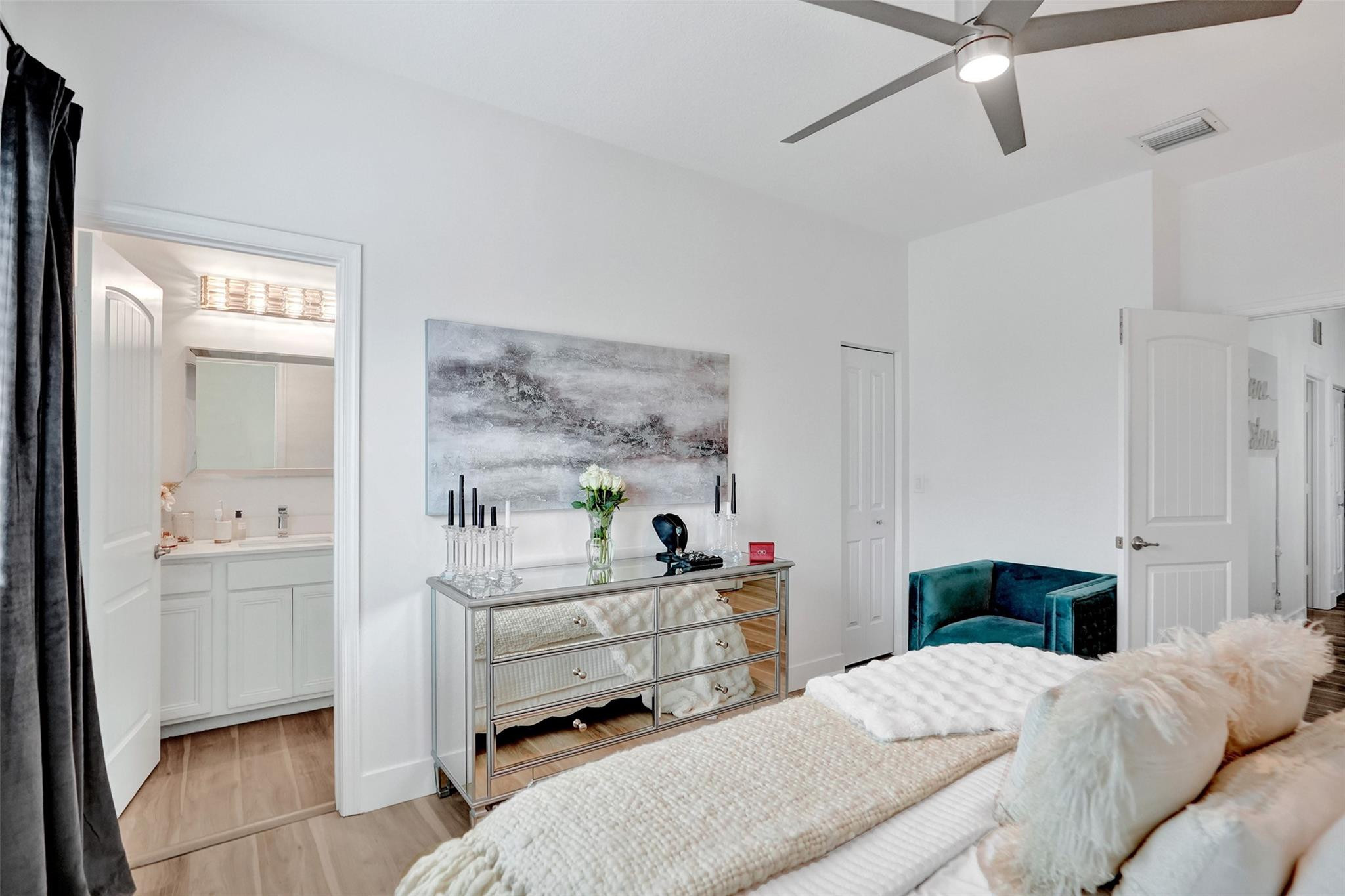 4234 N Dixie Highway 125