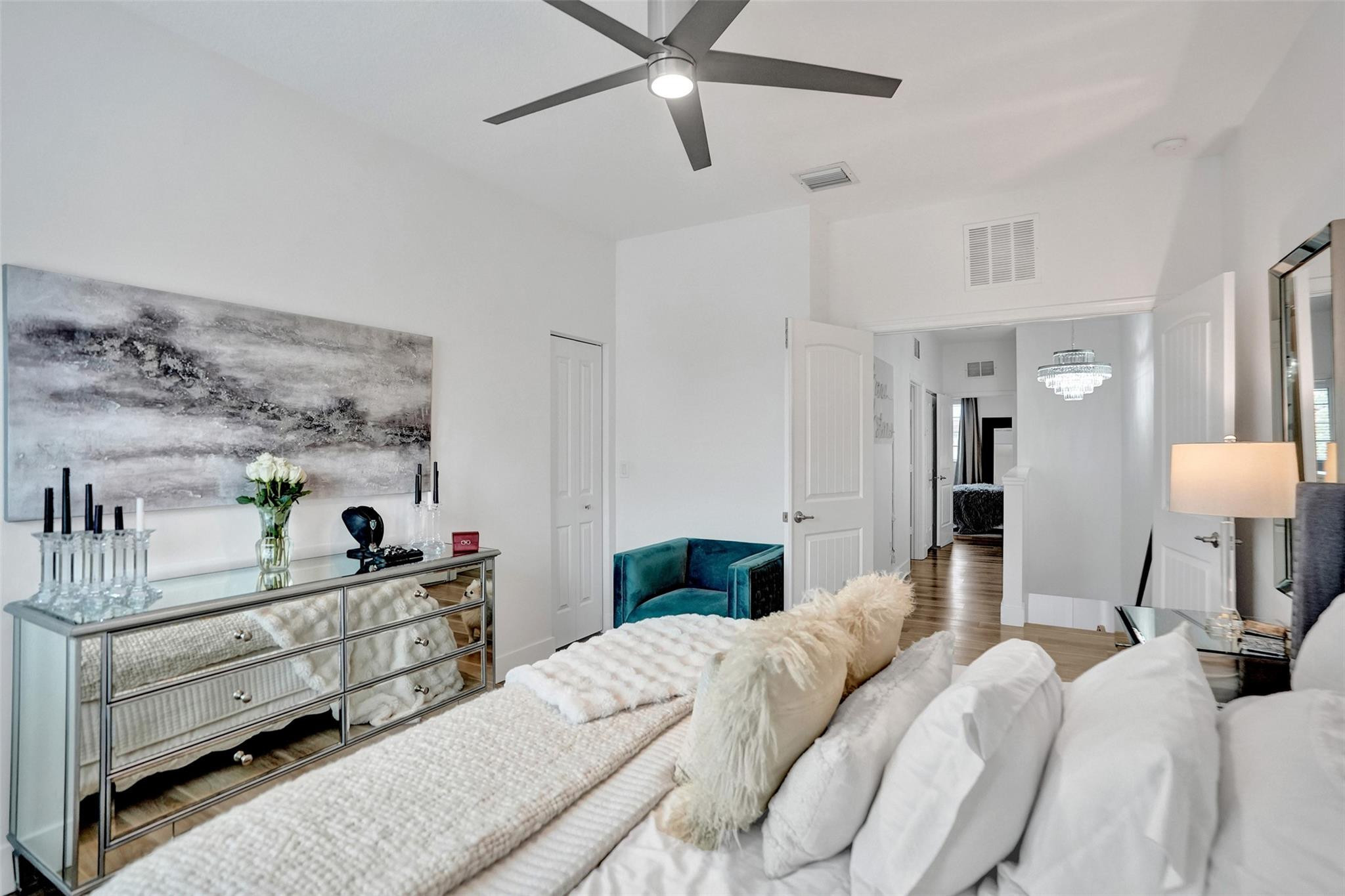 4234 N Dixie Highway 125