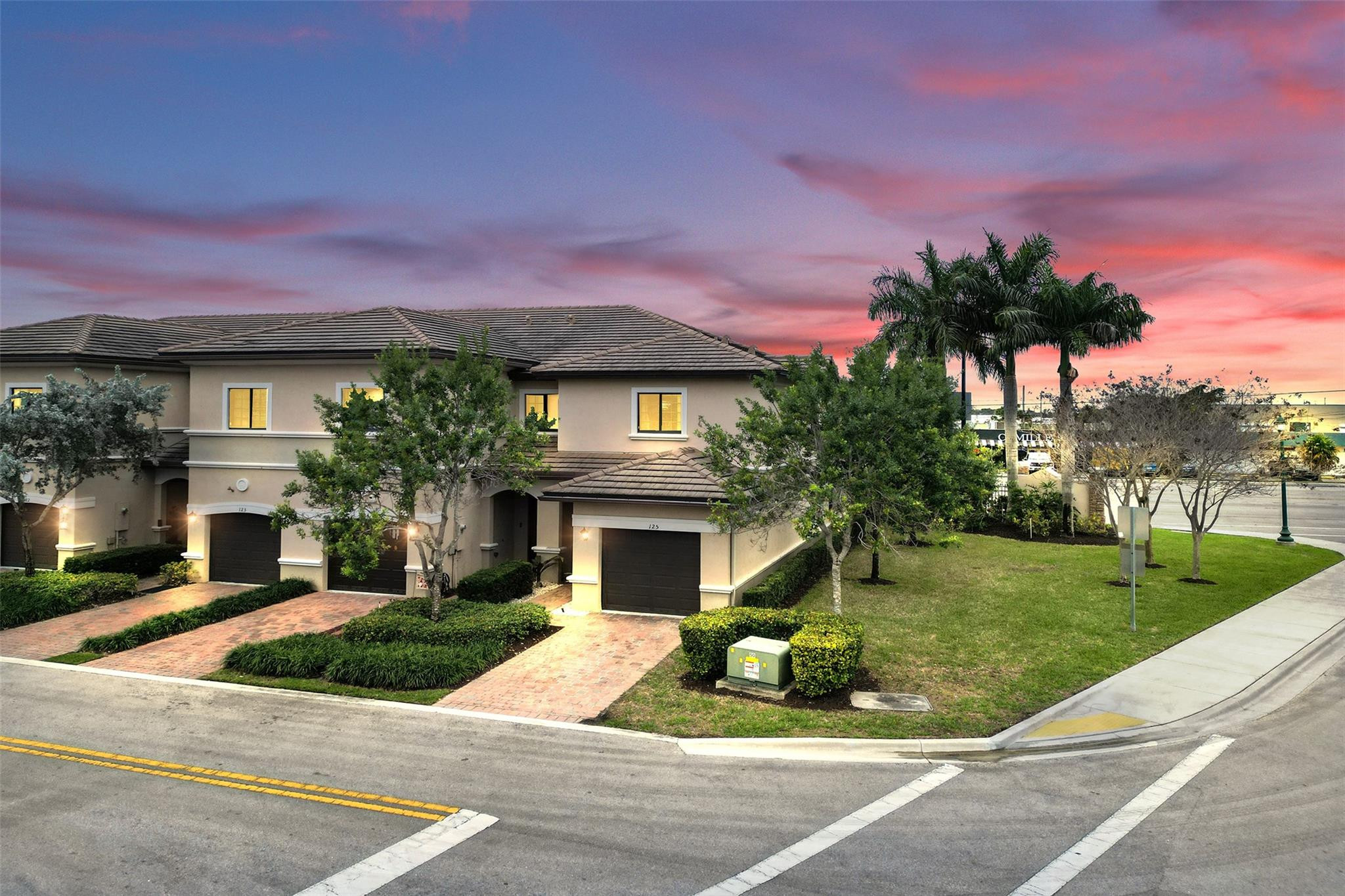 4234 N Dixie Highway 125