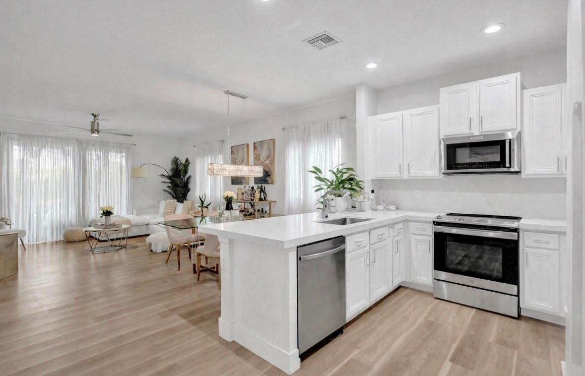 4234 N Dixie Highway 125