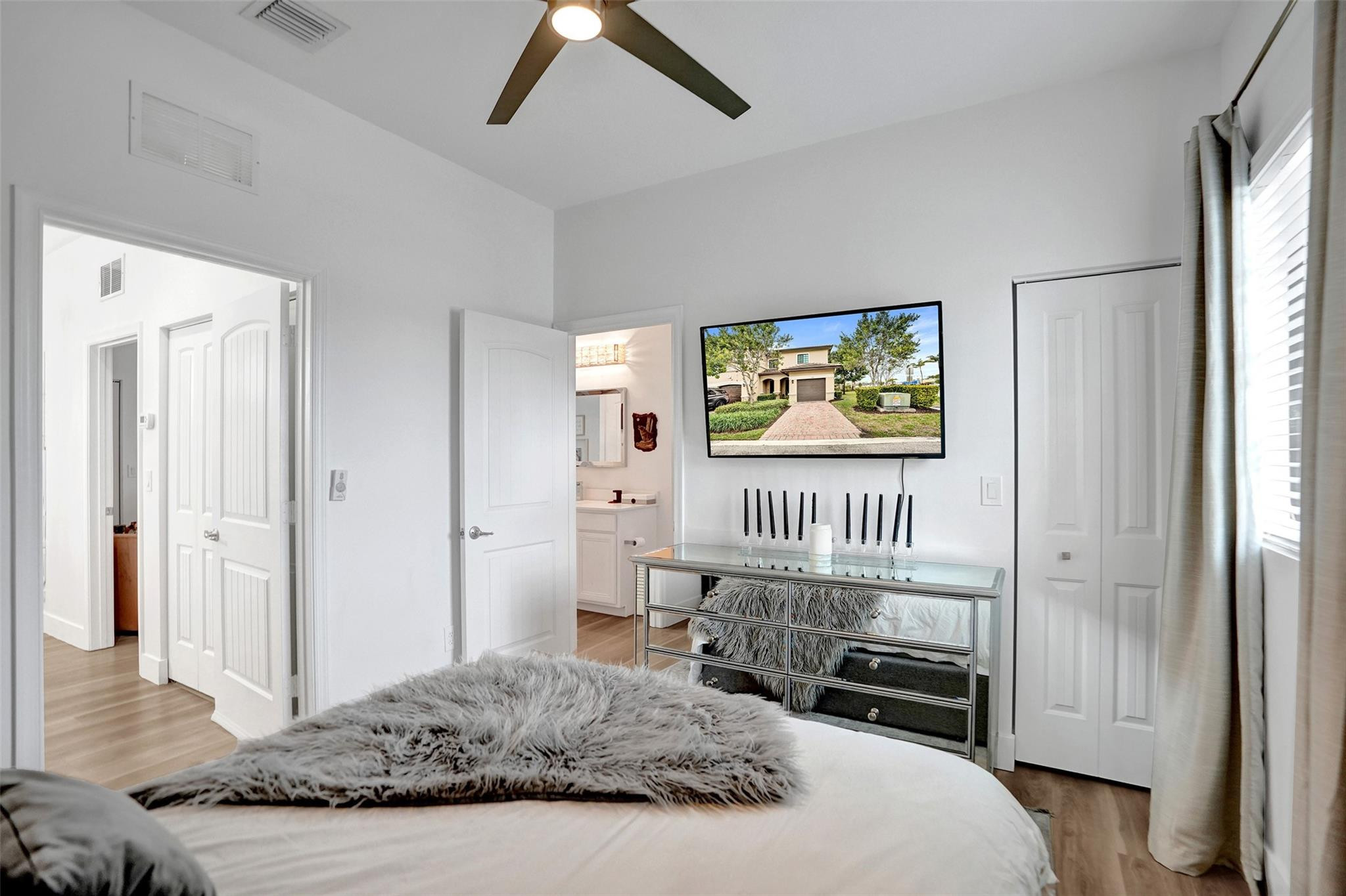 4234 N Dixie Highway 125