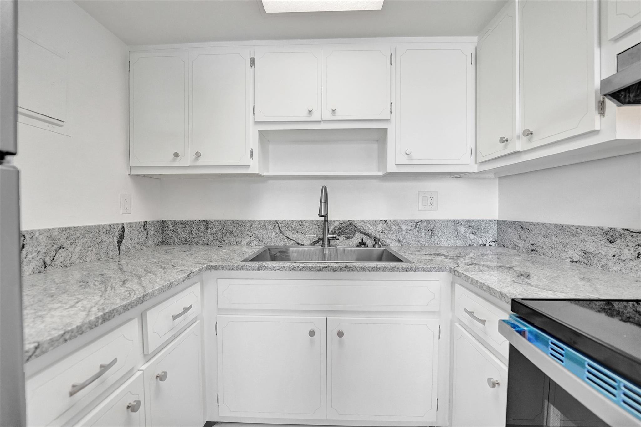 3220 NE 10th Street 13