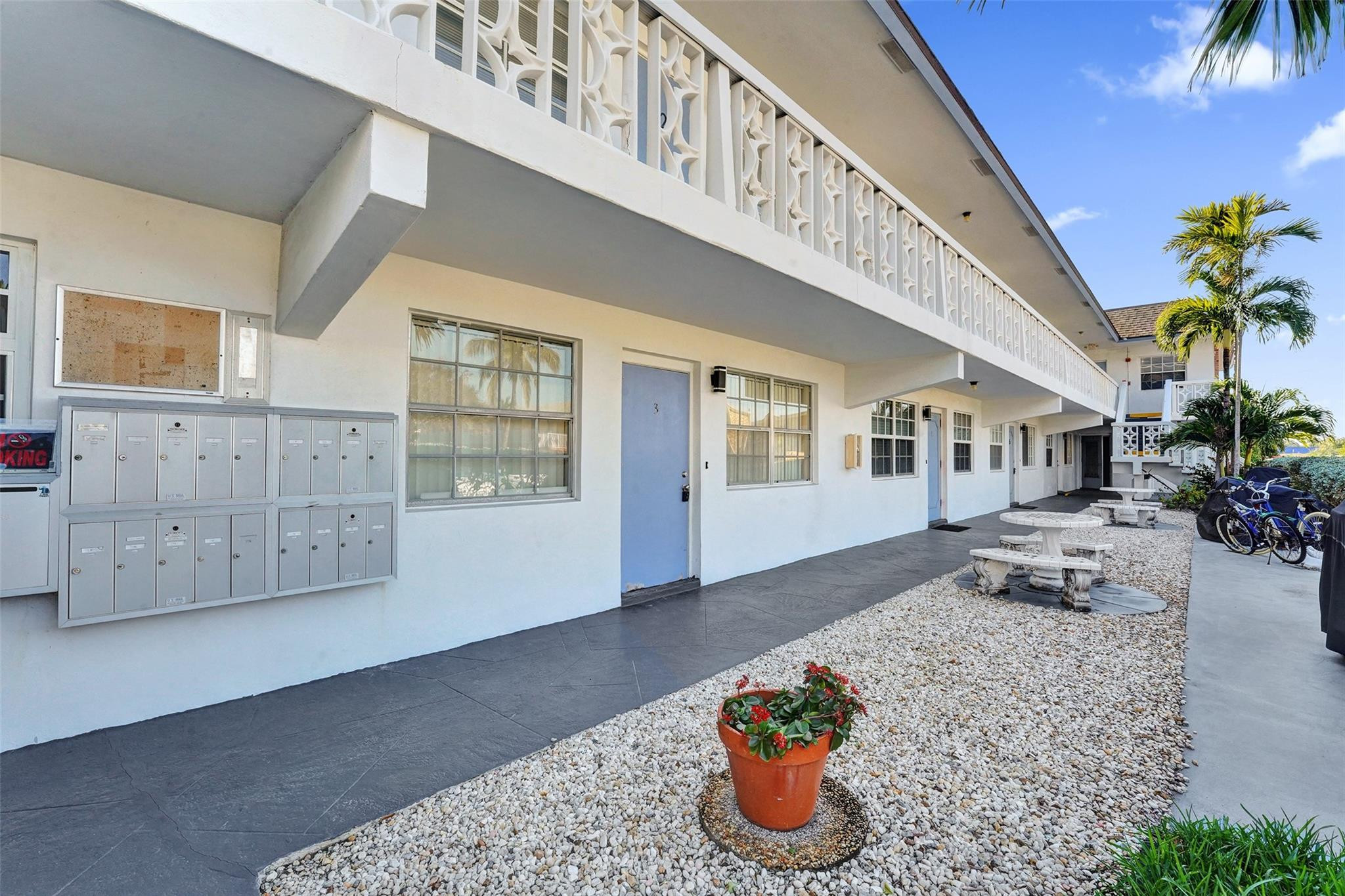 3220 NE 10th Street 13