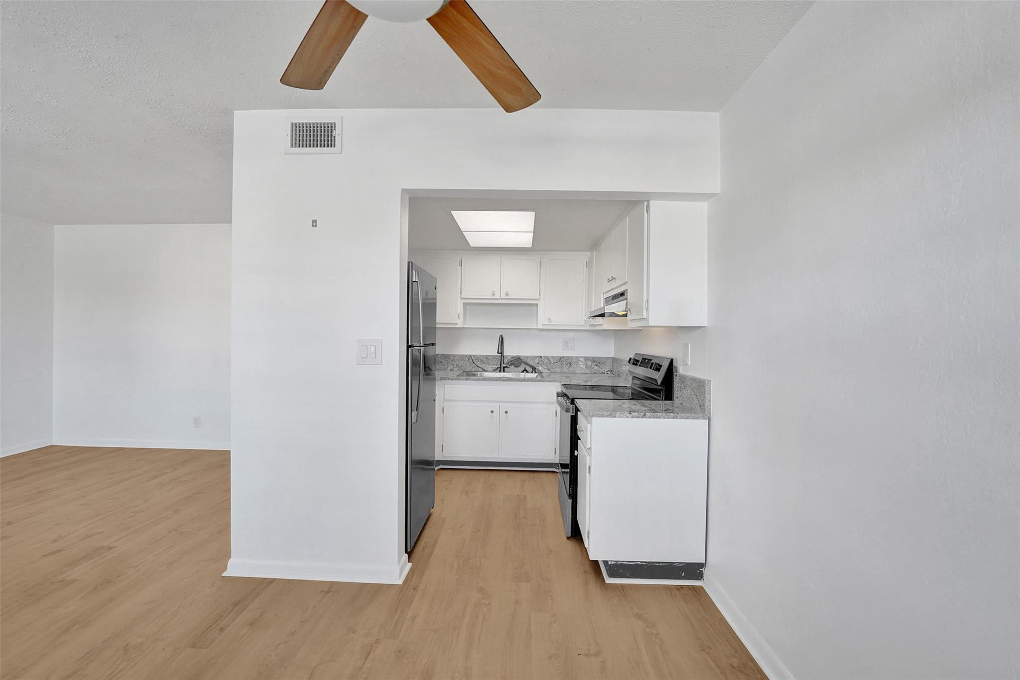 3220 NE 10th Street 13