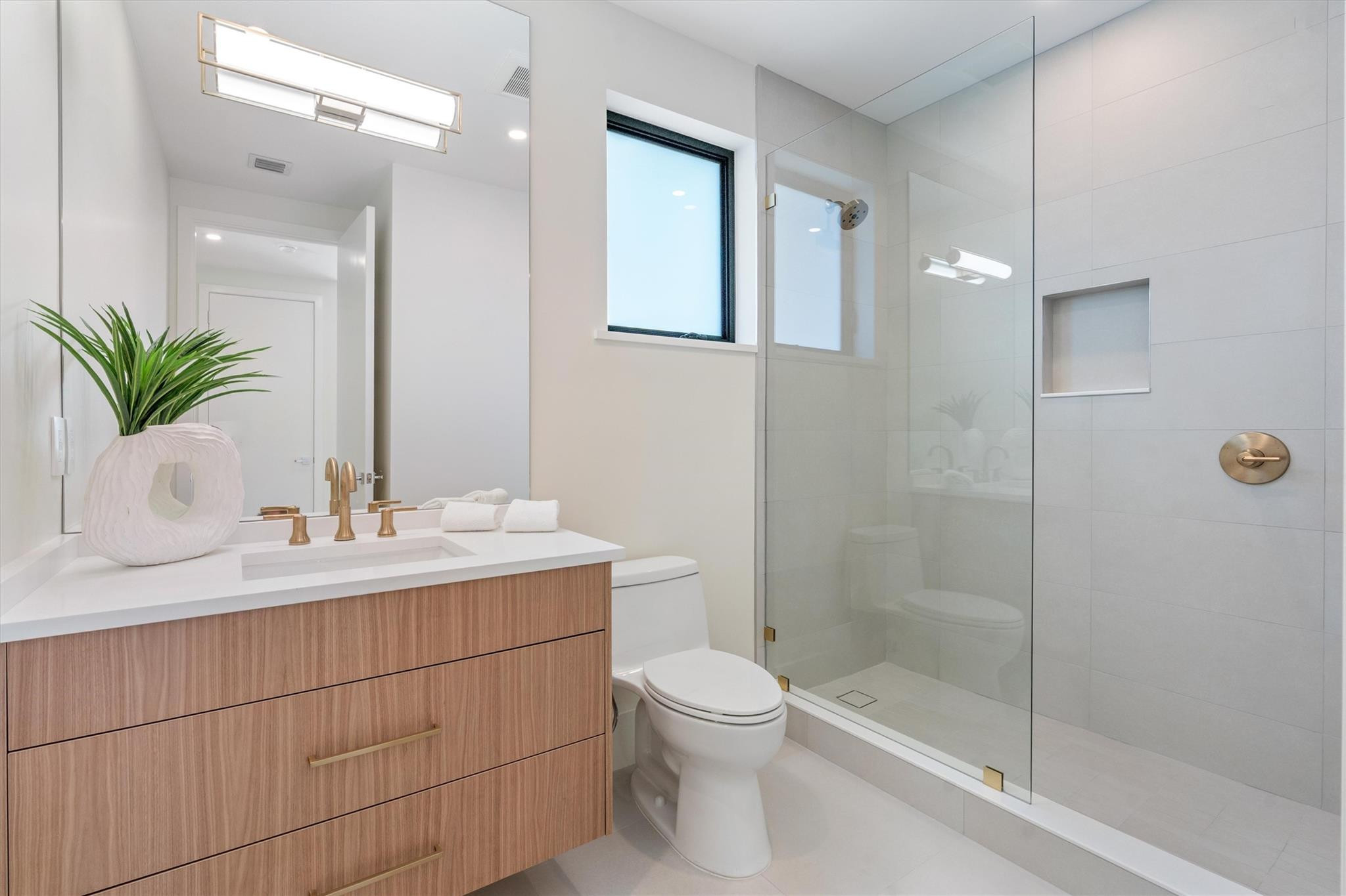 2732 NE 29th Court