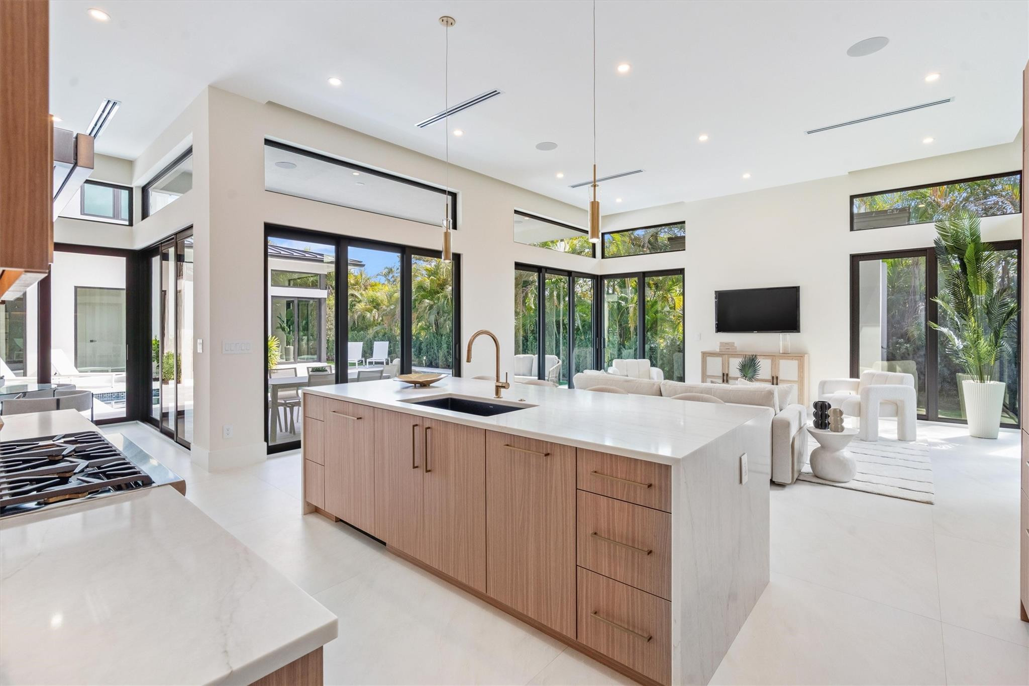 2732 NE 29th Court