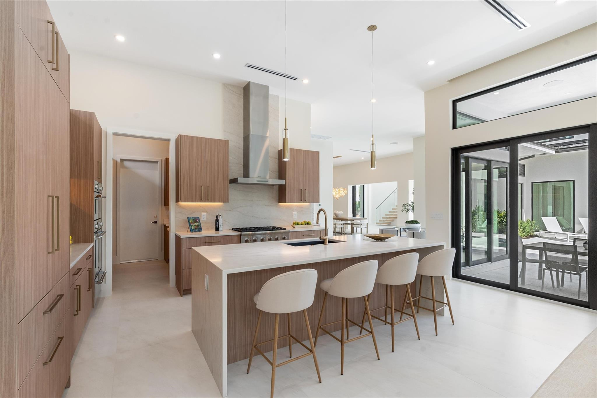 2732 NE 29th Court