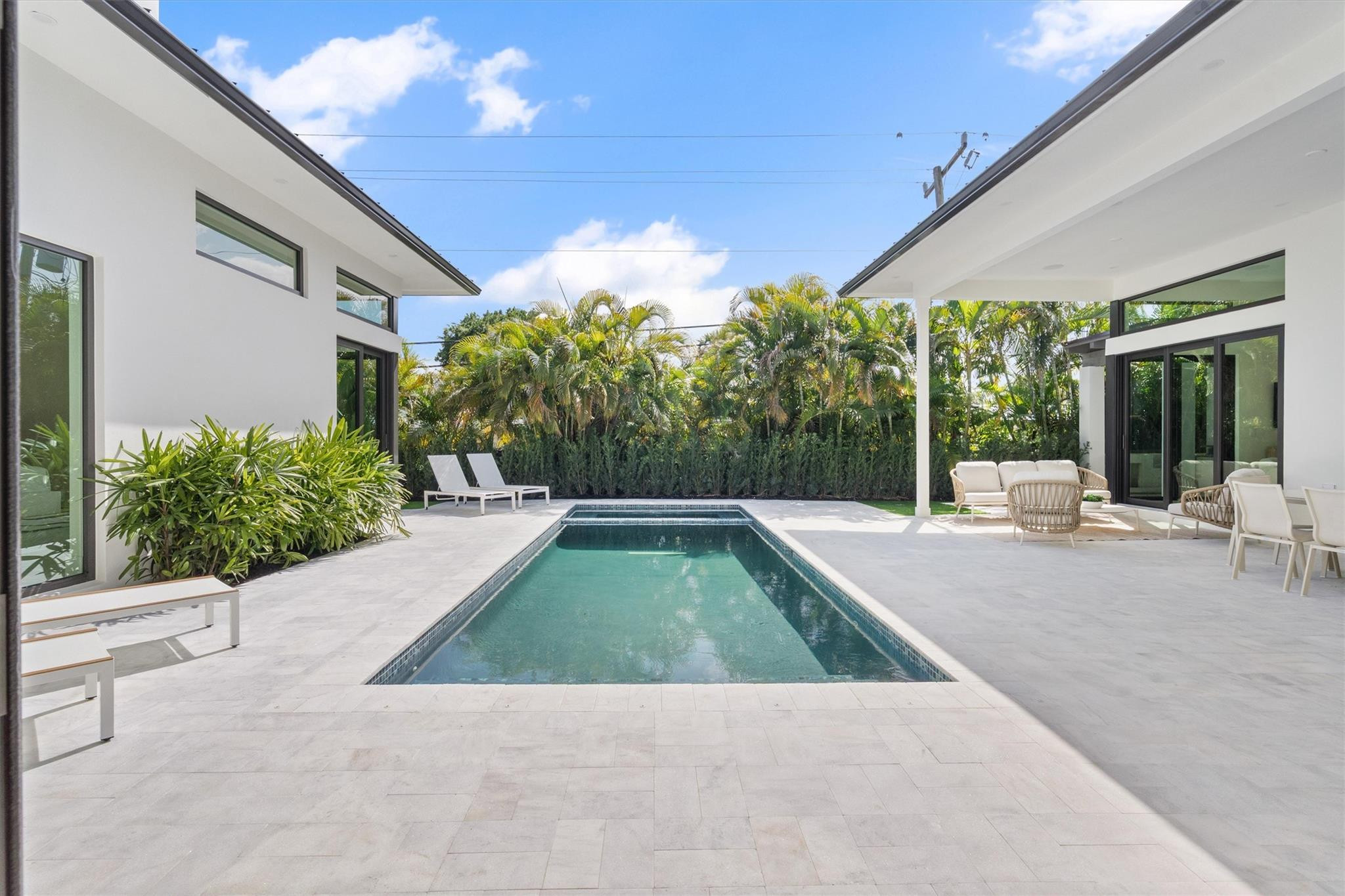 2732 NE 29th Court