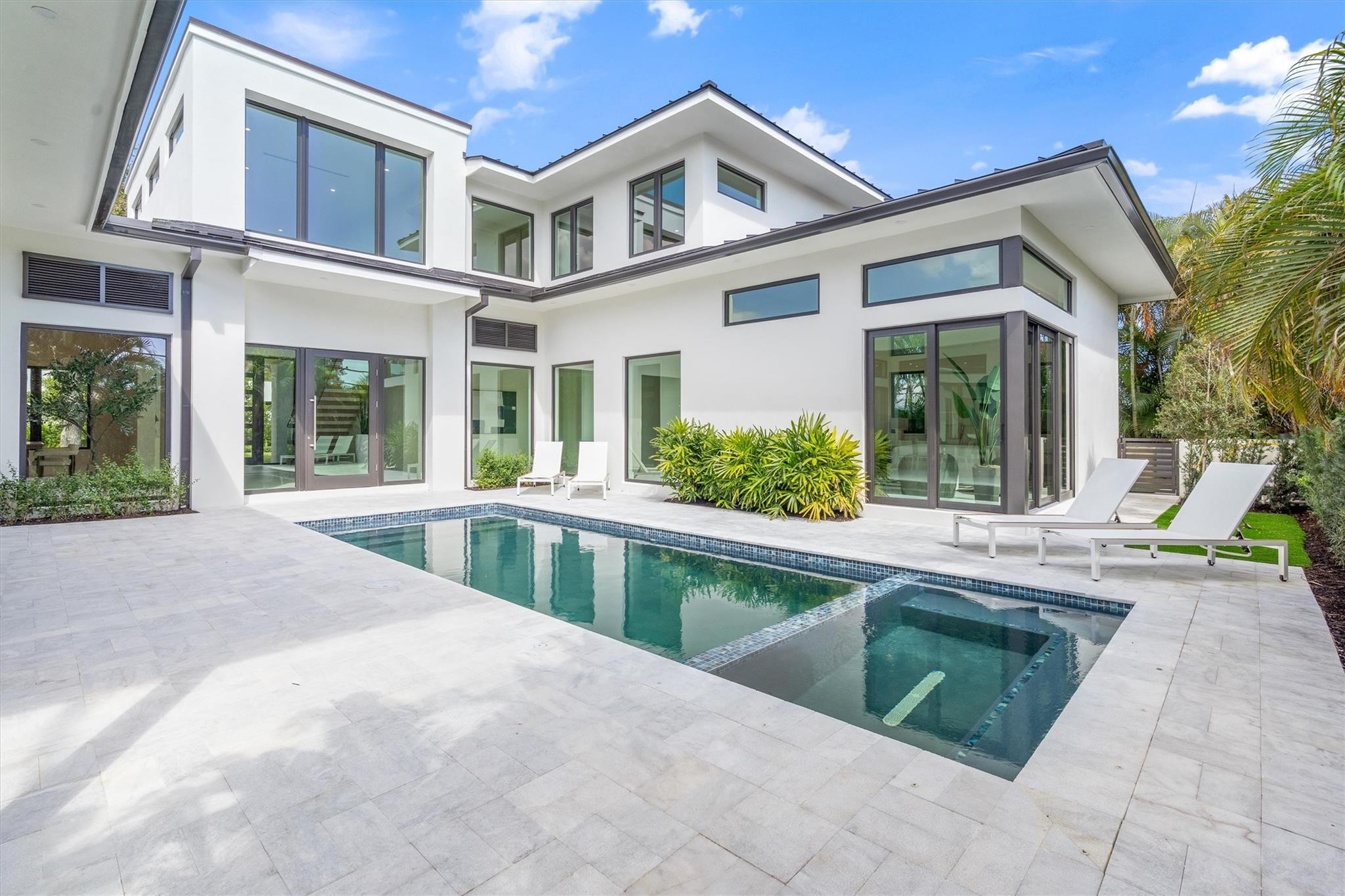 2732 NE 29th Court