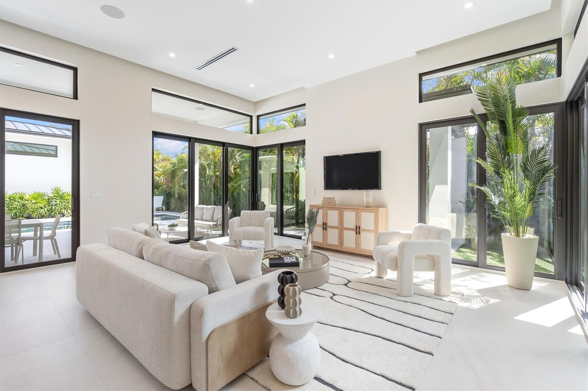 2732 NE 29th Court